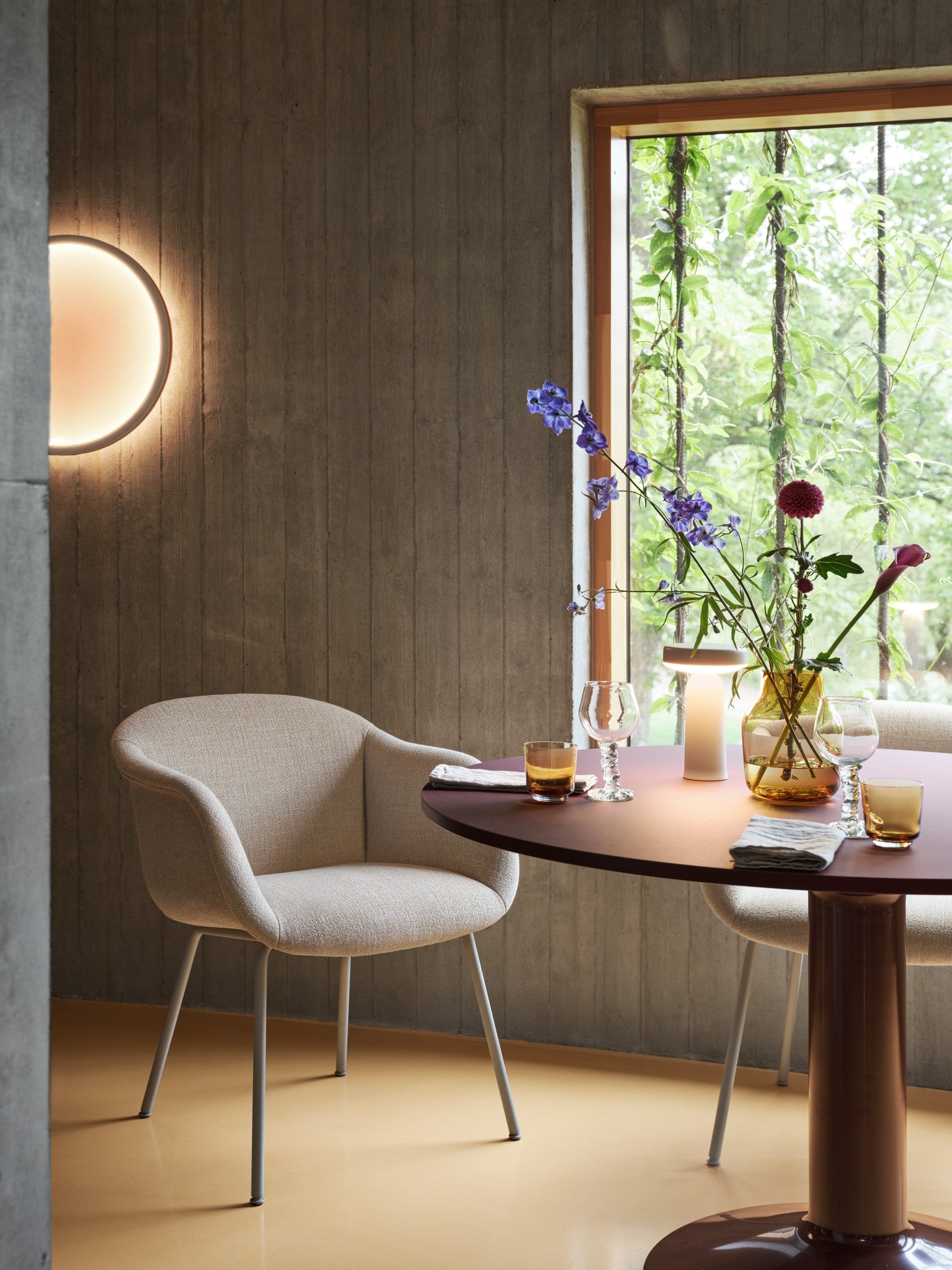 Ronde tafel MIDST bordeaux