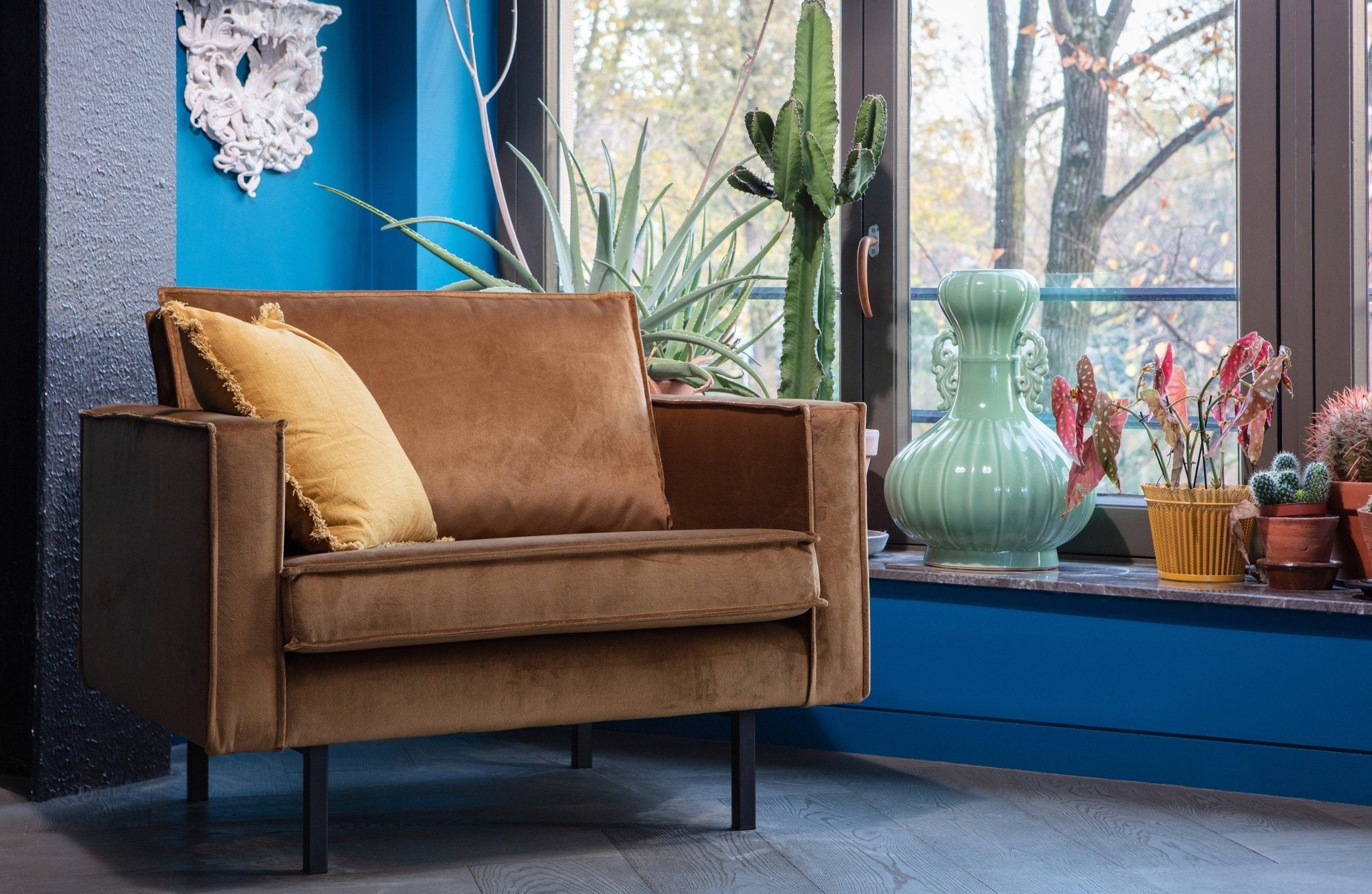 Rodeo Khaki velvet armchair