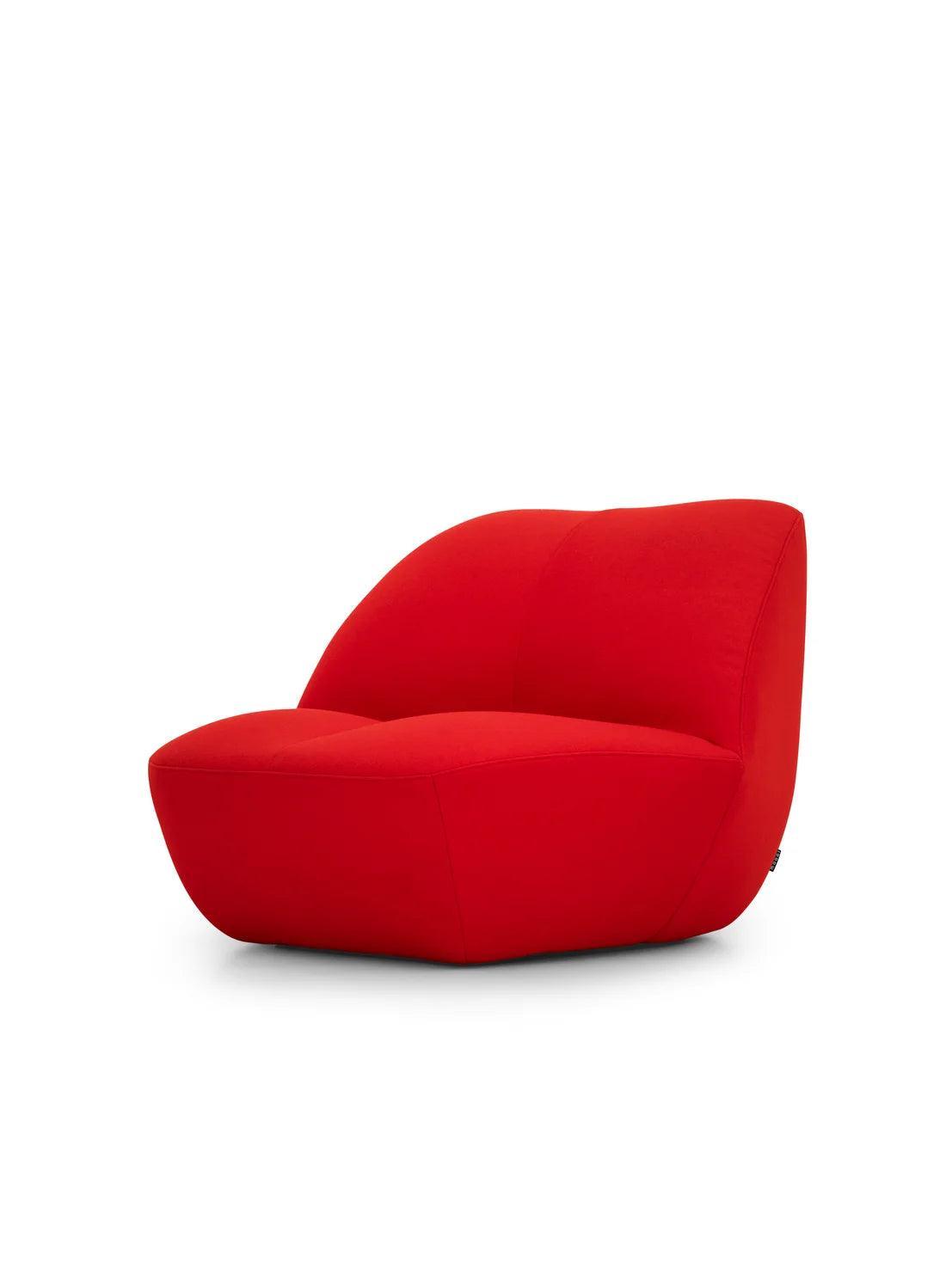 Fotel KISSS tapicerowany do salonu – Moooi