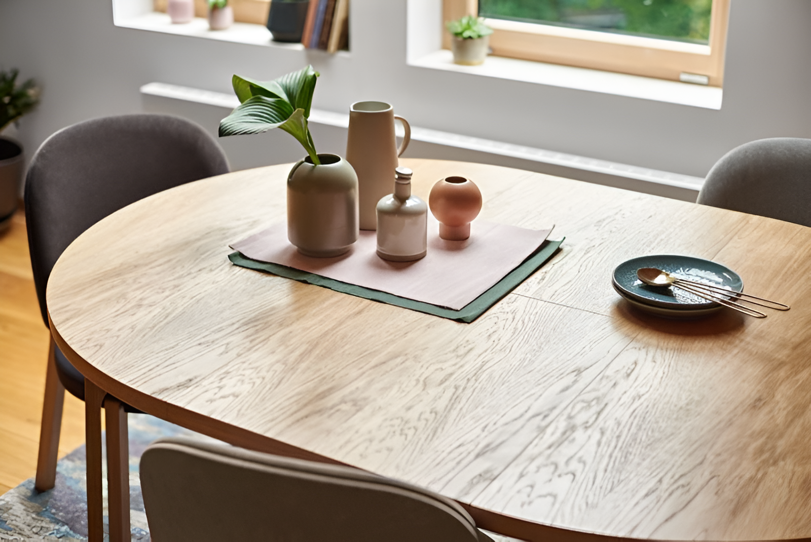 Round Folder Argo Oak Veneer