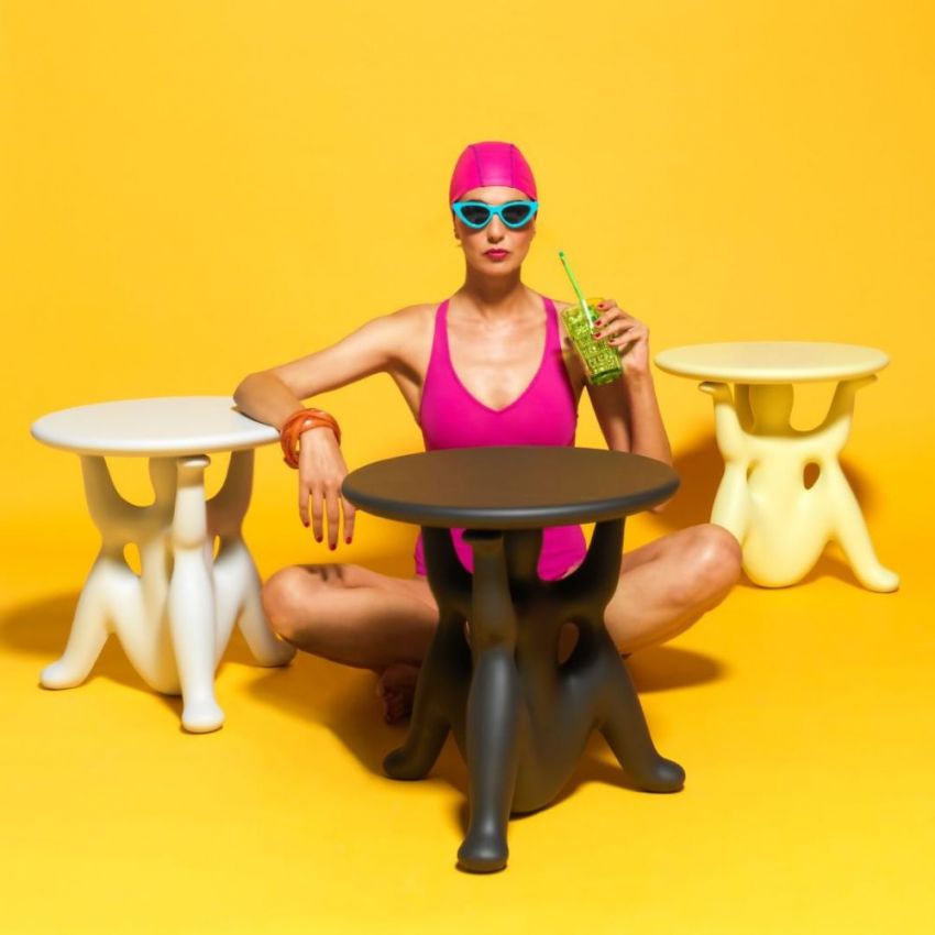 HELPYOURSELF round table terracotta