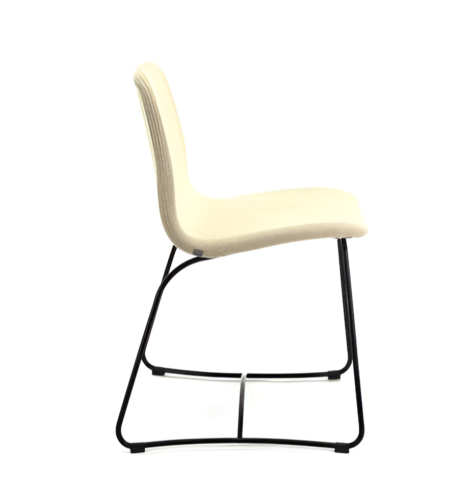 HIPS AM-1802/1 gestoffeerde stoel