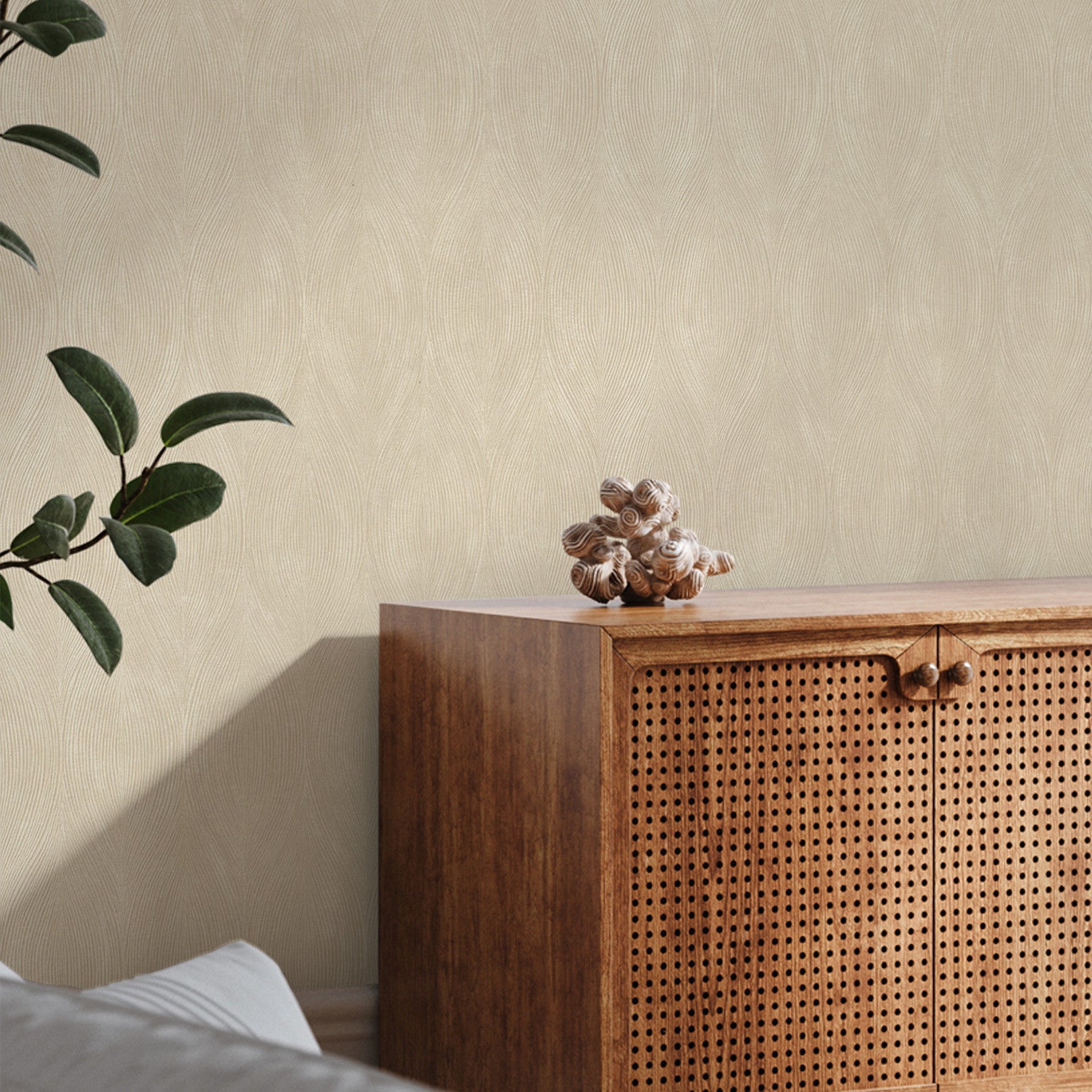 Metallic Textured Wallpaper with Abstract Pattern KERAMOS - IVORY/PEARL