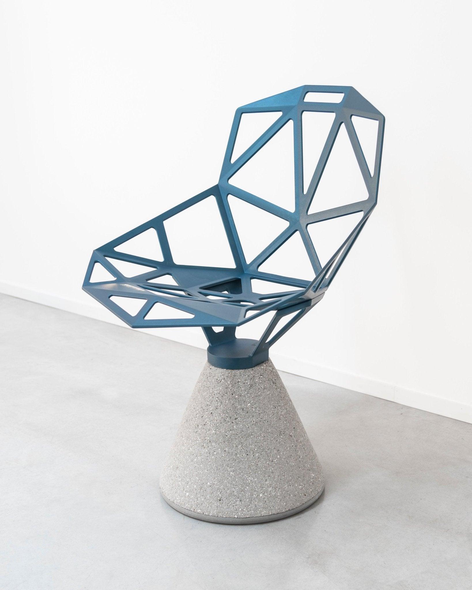Krzesło z betonową podstawą CHAIR_ONE niebieski do jadalni – styl nowoczesny