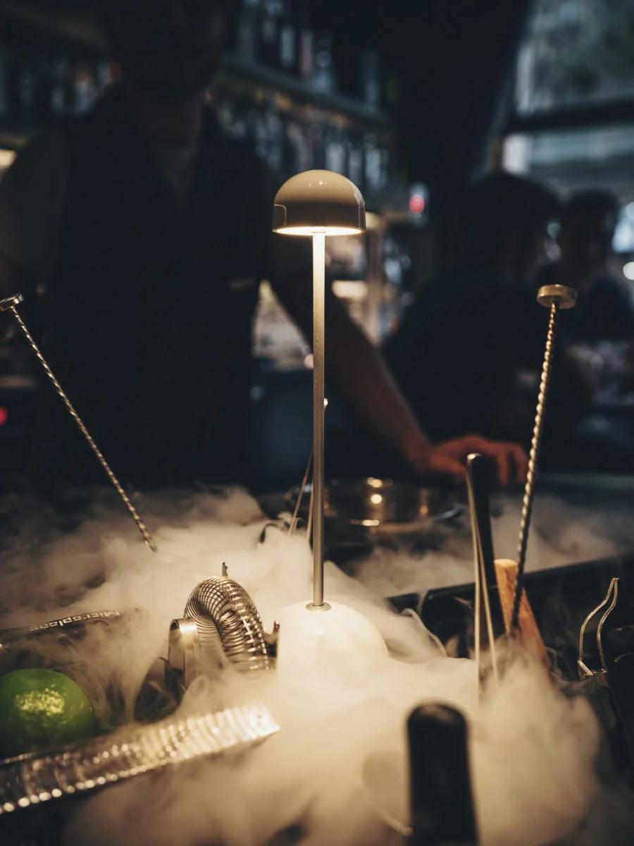 Lampa akumulatorowa SIPS biały ze srebrnym Marset    Eye on Design