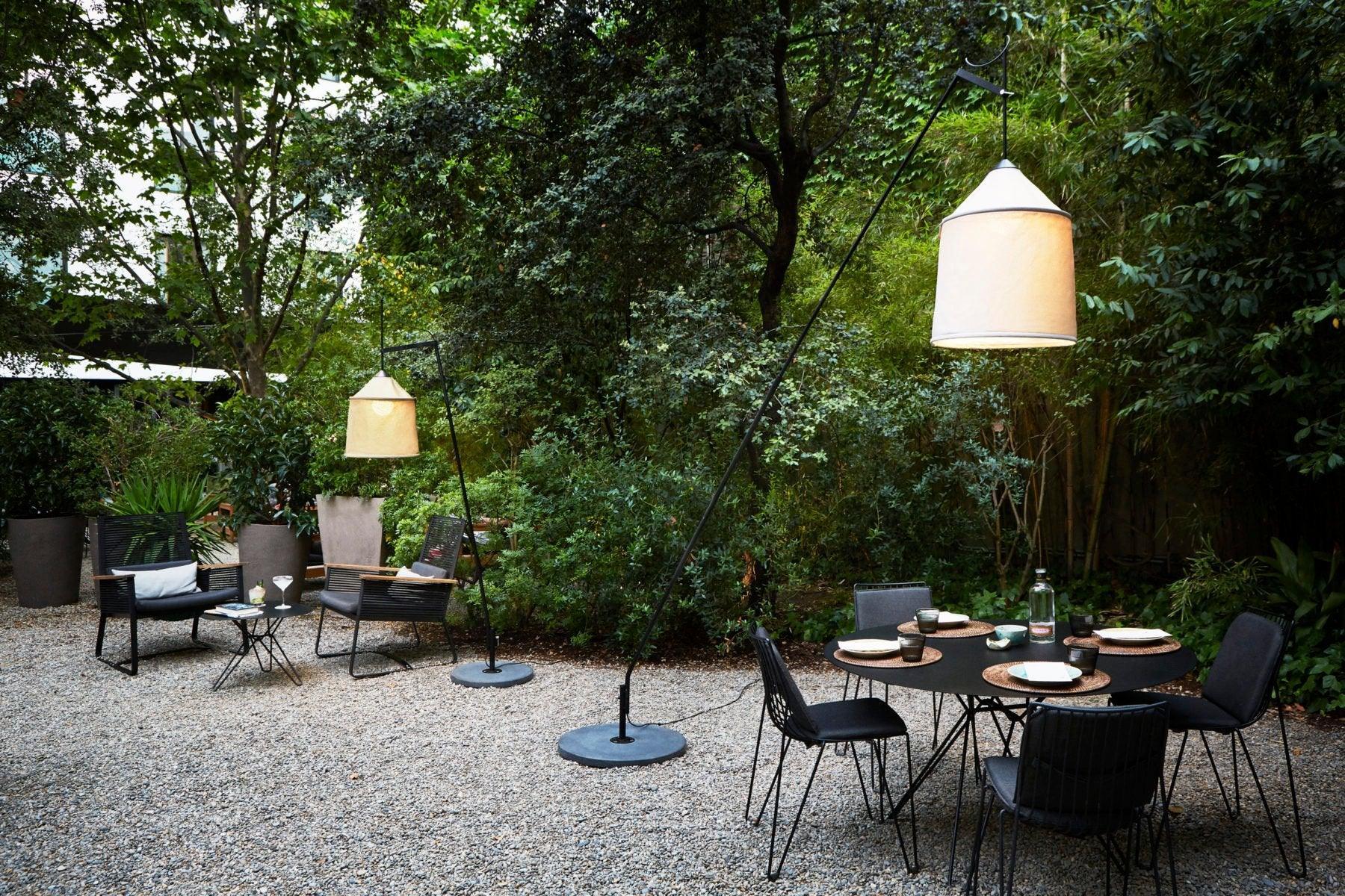 Lampa podłogowa zewnętrzna JAIMA szary Marset    Eye on Design