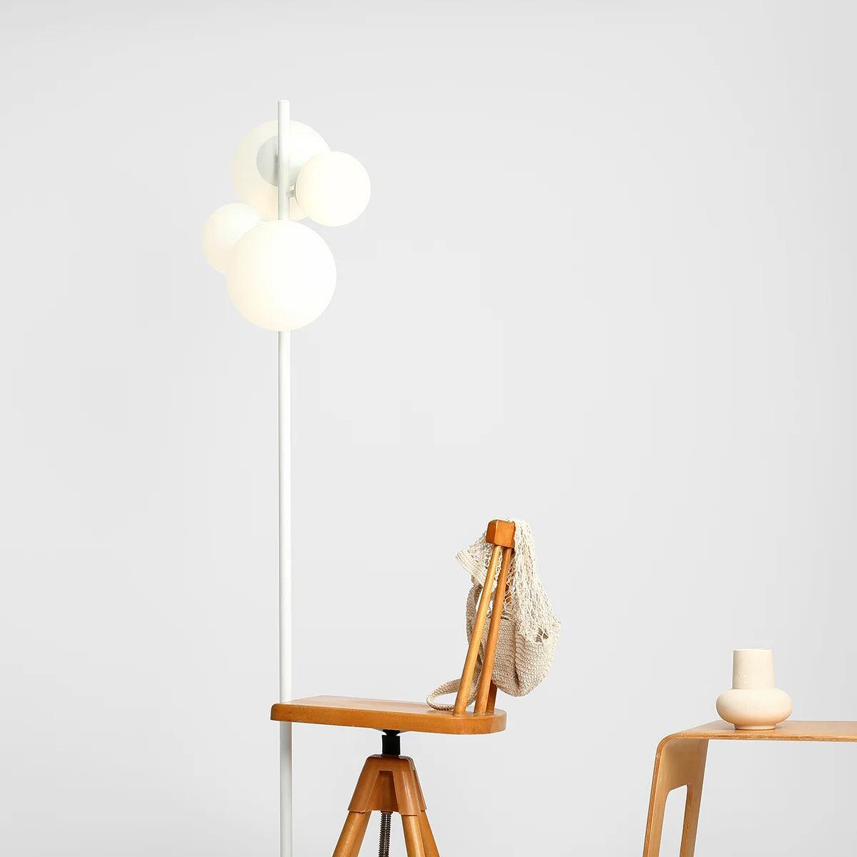 Lampa podłogowa BLOOM biały – styl glamour