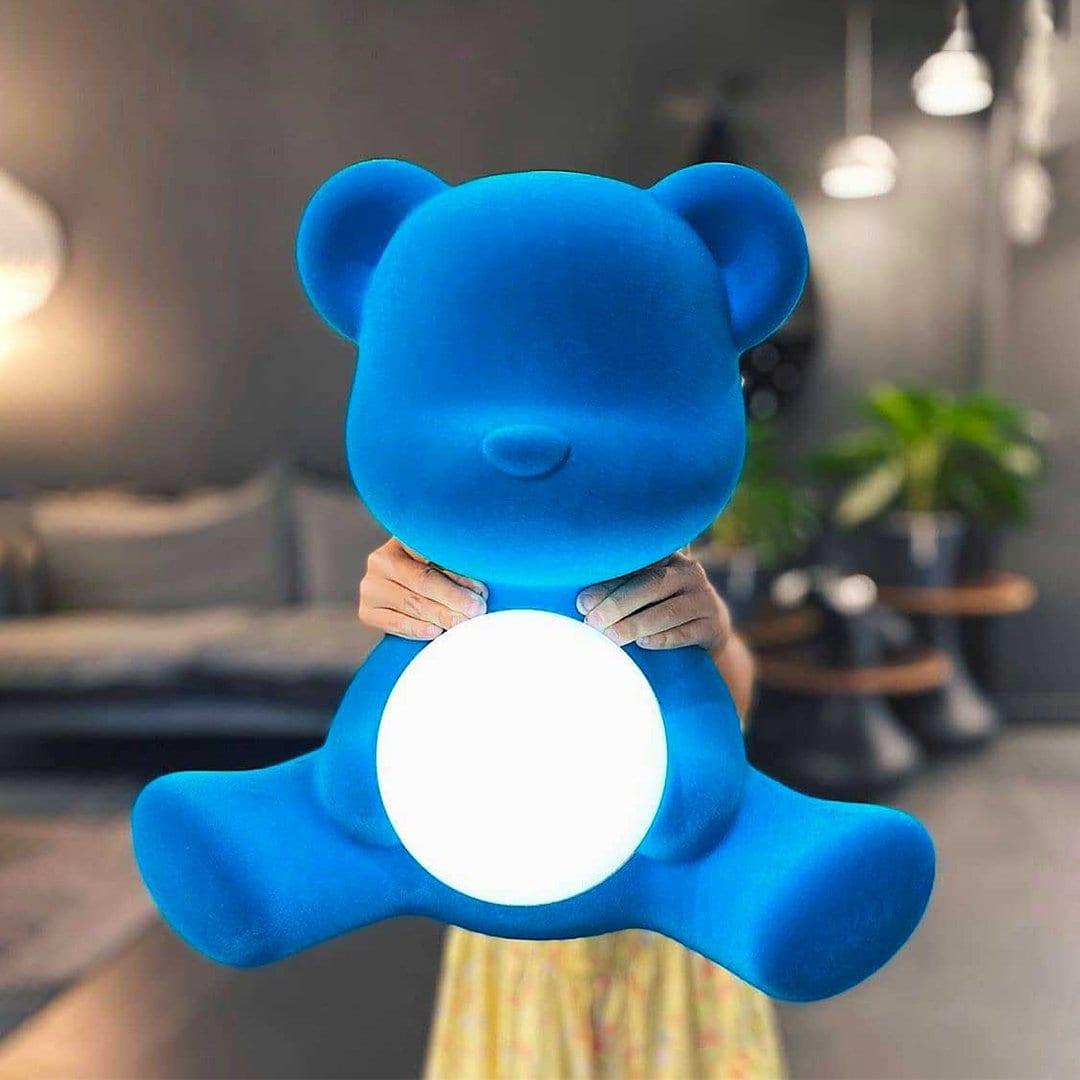 Lampa TEDDY GIRL VELVET błękitna Qeeboo    Eye on Design