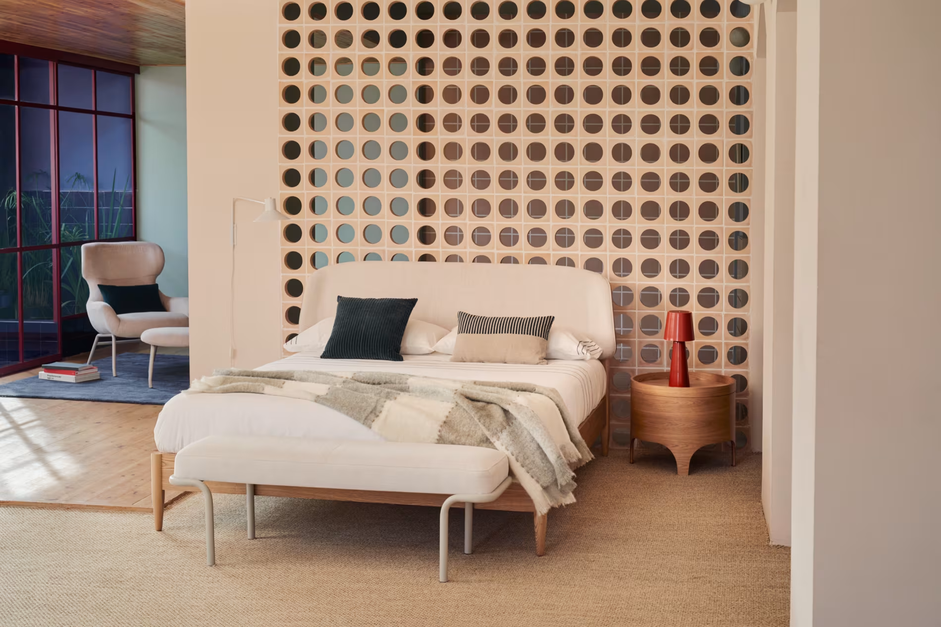 Łóżko OCTAVIA sklejka jesionowa La Forma    Eye on Design