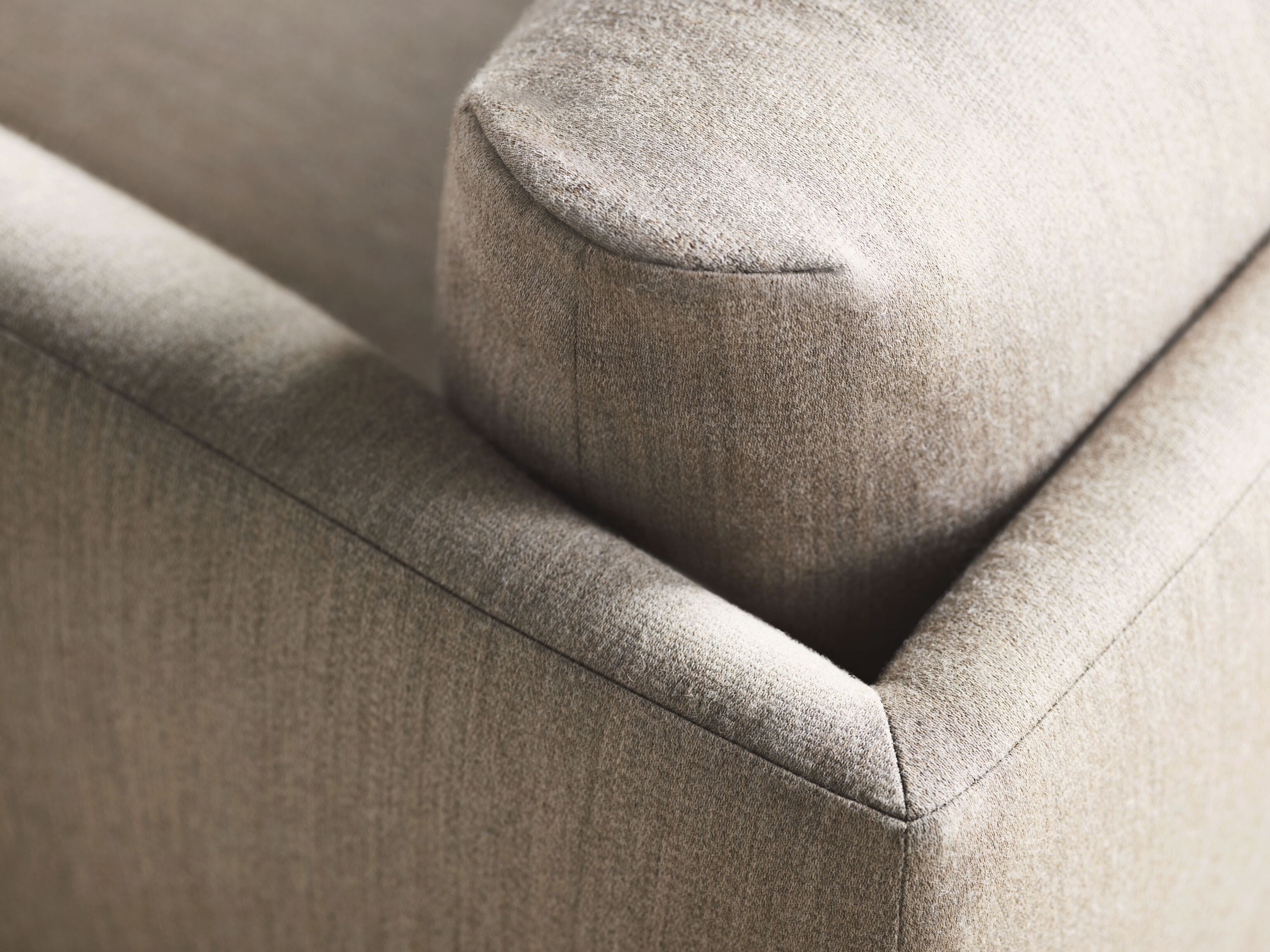 Rechts -Hand -Ecke Lomi Metallbasis