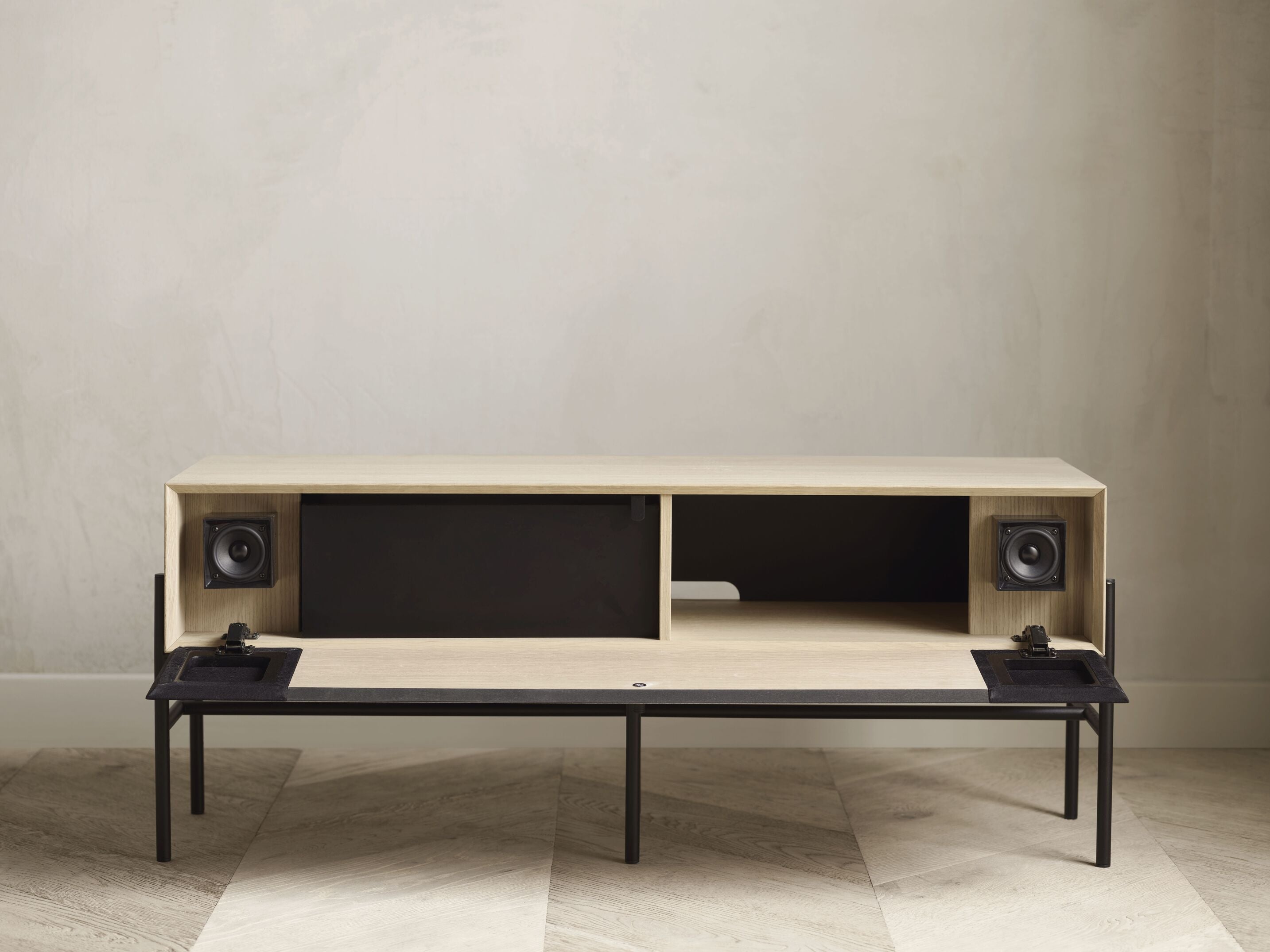 LUXE geluidskast gebleekt eikenhout met zwarte basis