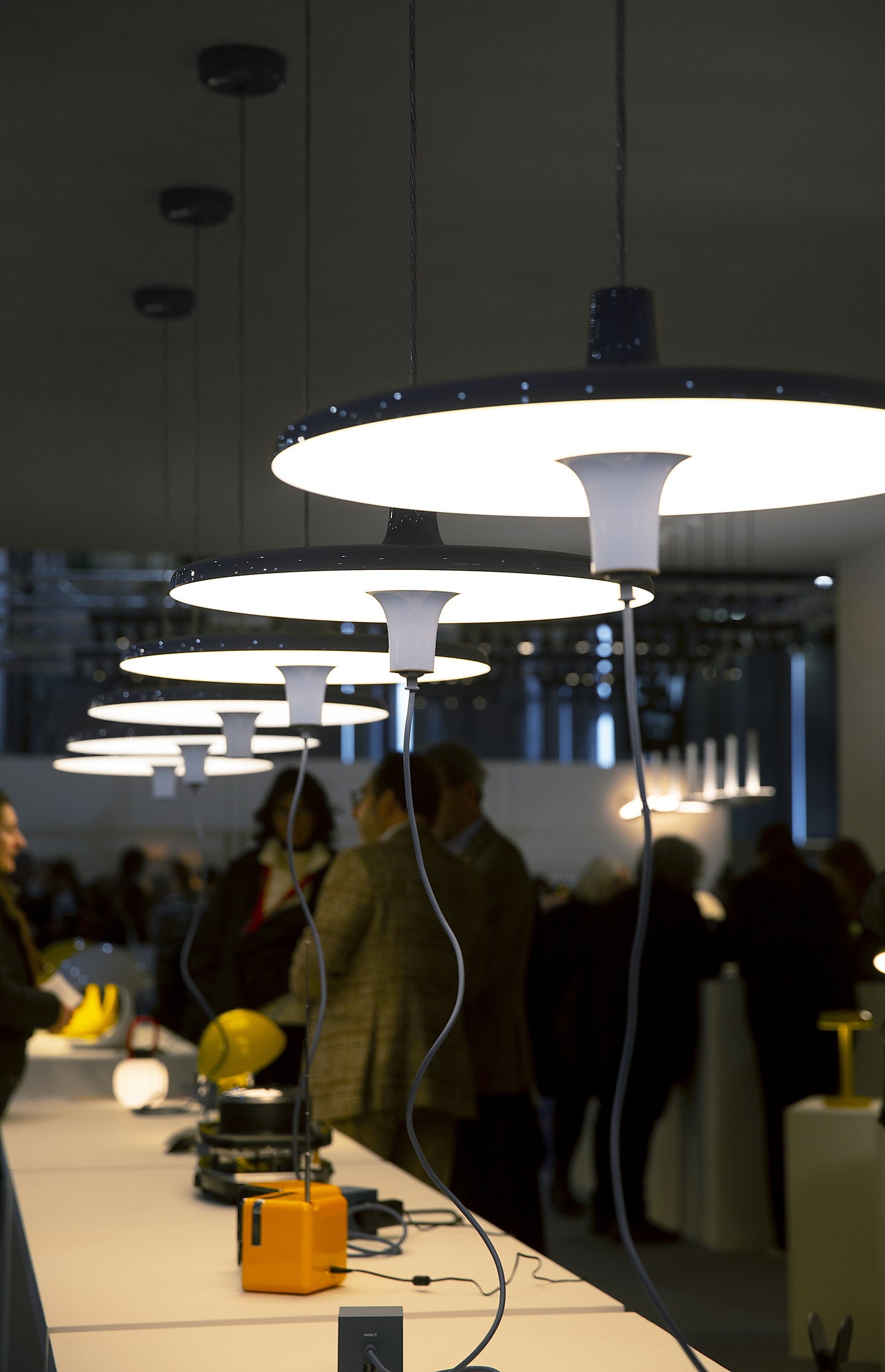 Hanglamp AVRO glanzend blauw