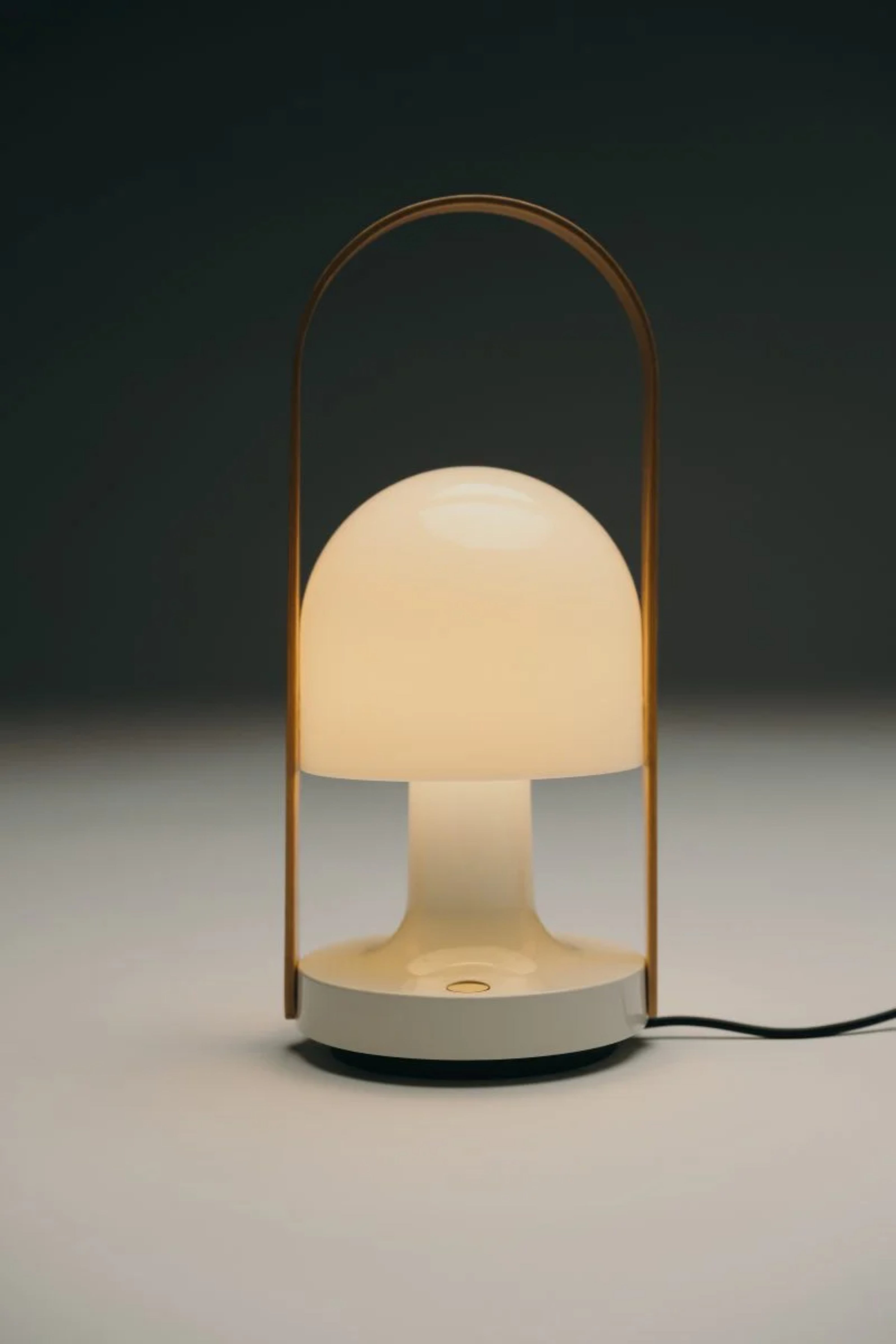 Tragbare FOLLOWME Lampe in Weiß mit Braun
