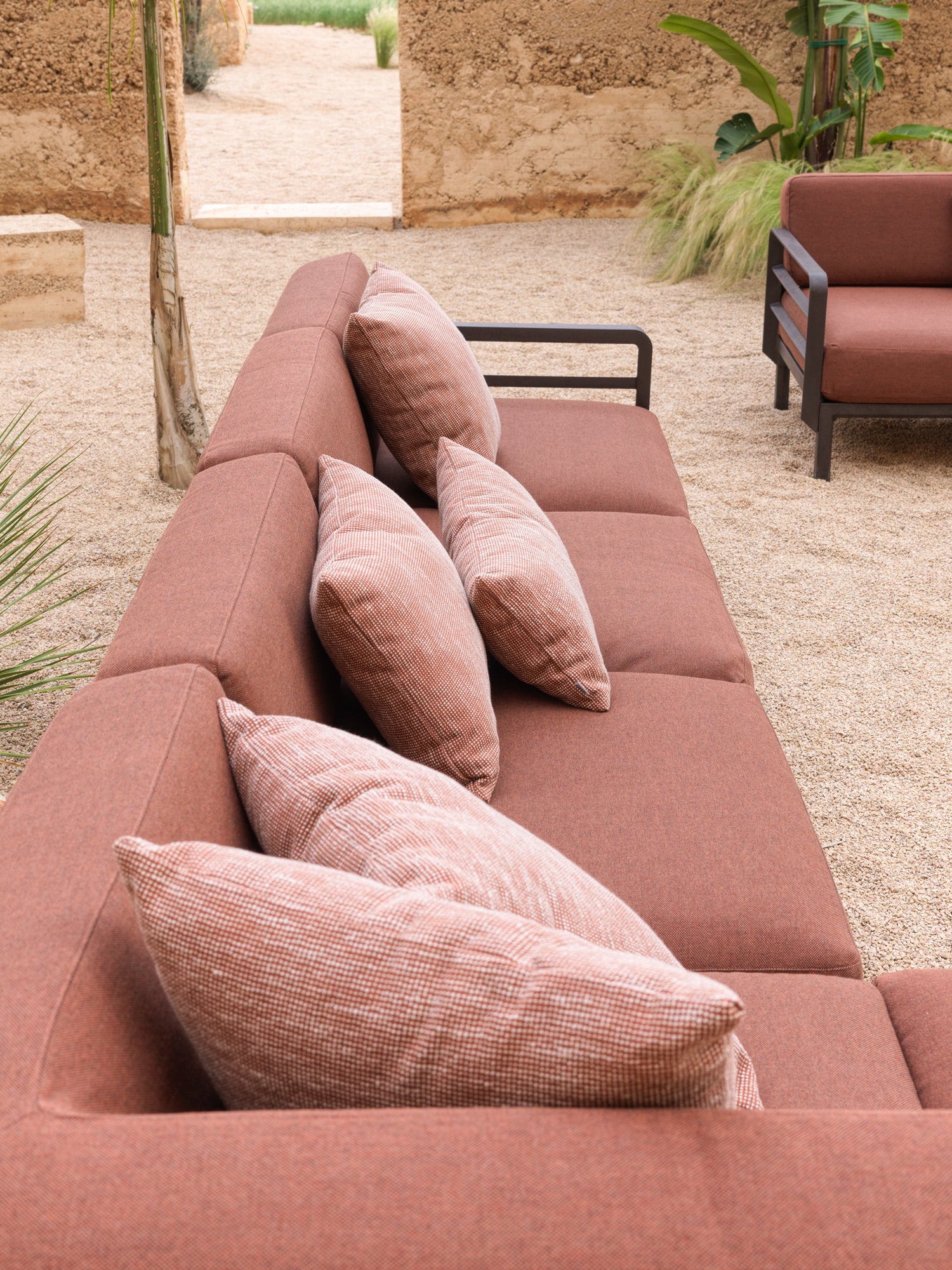 Modularer Außen-Ecksofa MAXIMO 5 Zimt mit braunem Gestell
