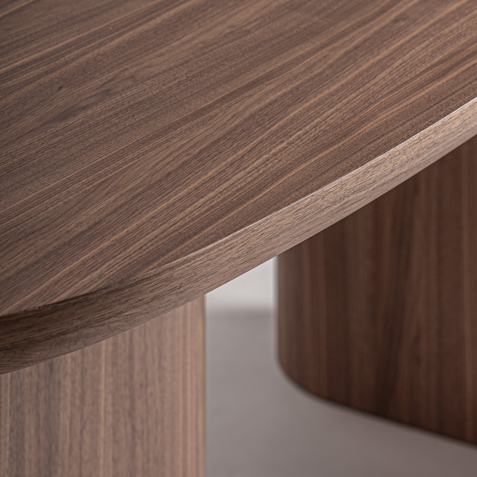 ACIERRA Walnut Veneer Table