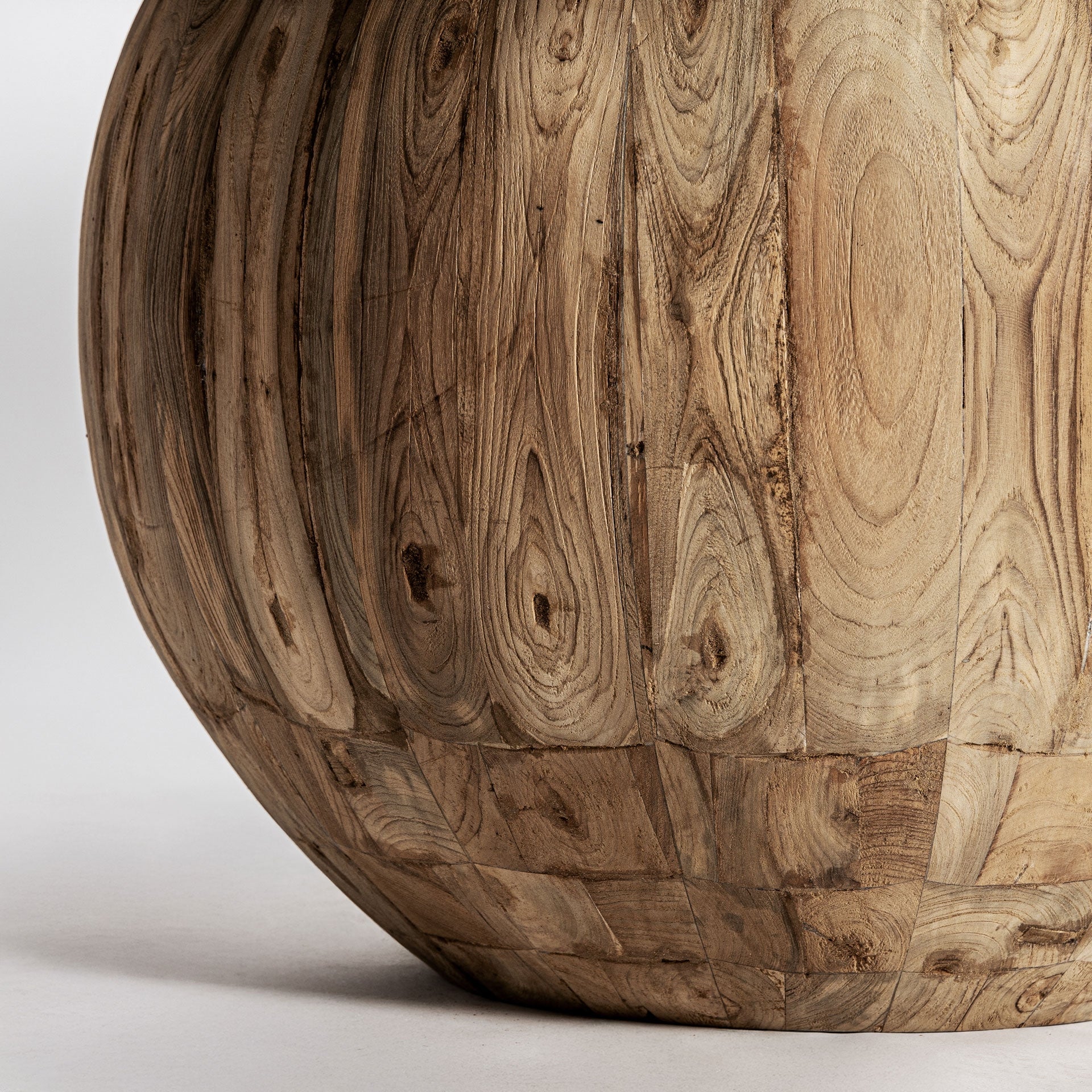 Ronde tafel ERLOY van gerecycled teakhout