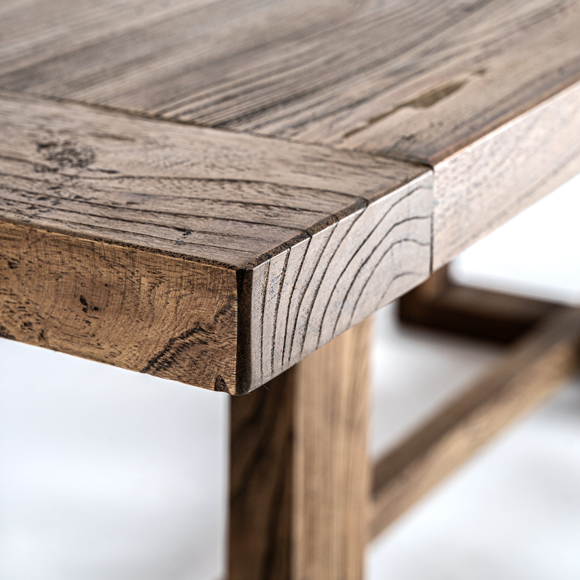 Tafel NORVIK van elsdruifhout