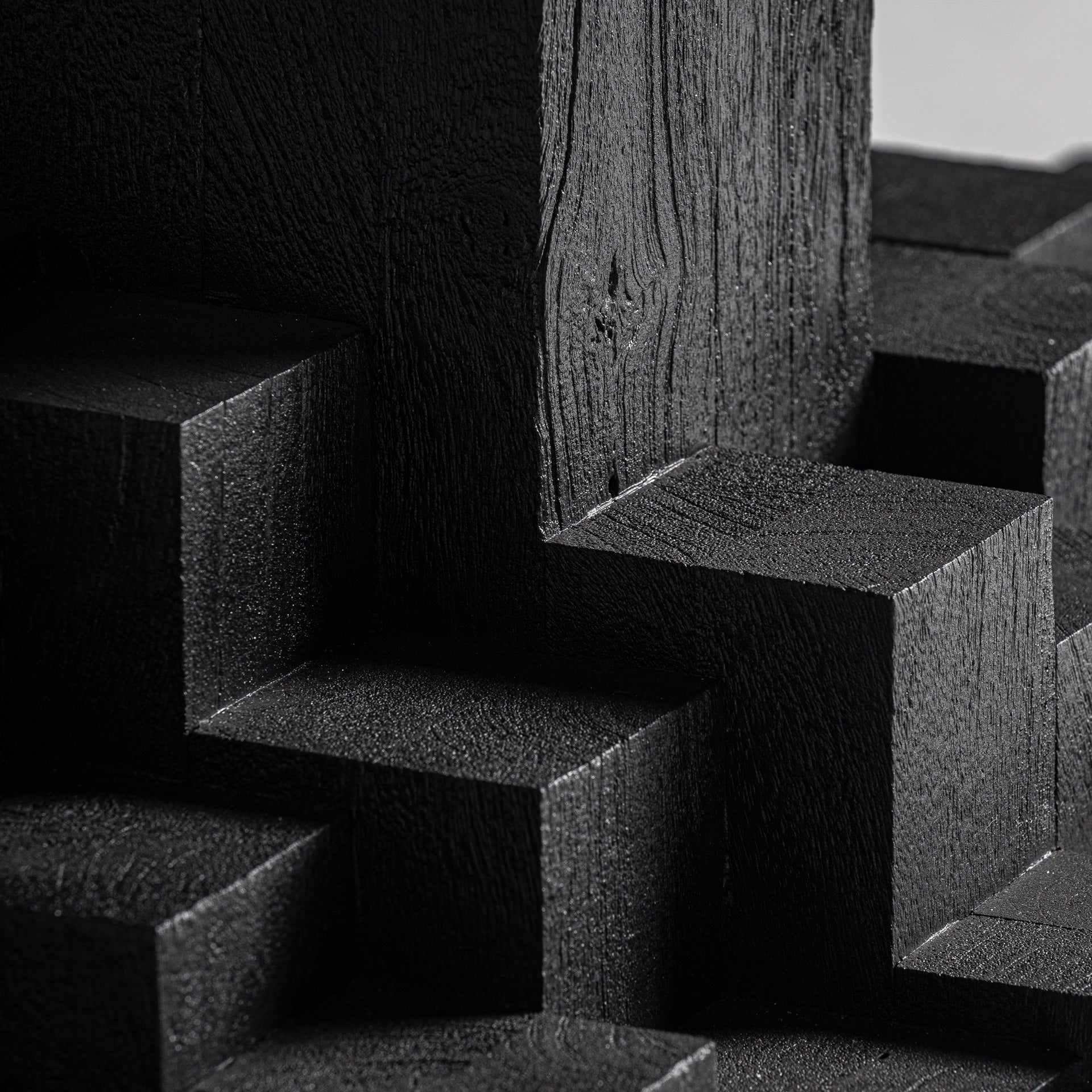 Tisch PÈTRIA schwarzes Mangoholz