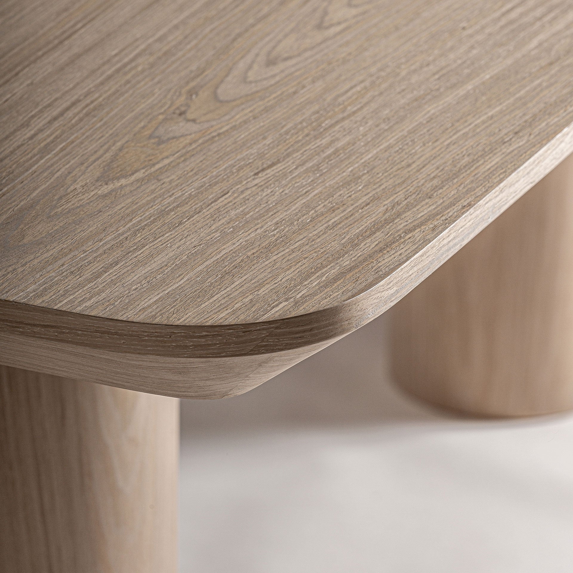 PRAYSSAC Oak Veneer Table