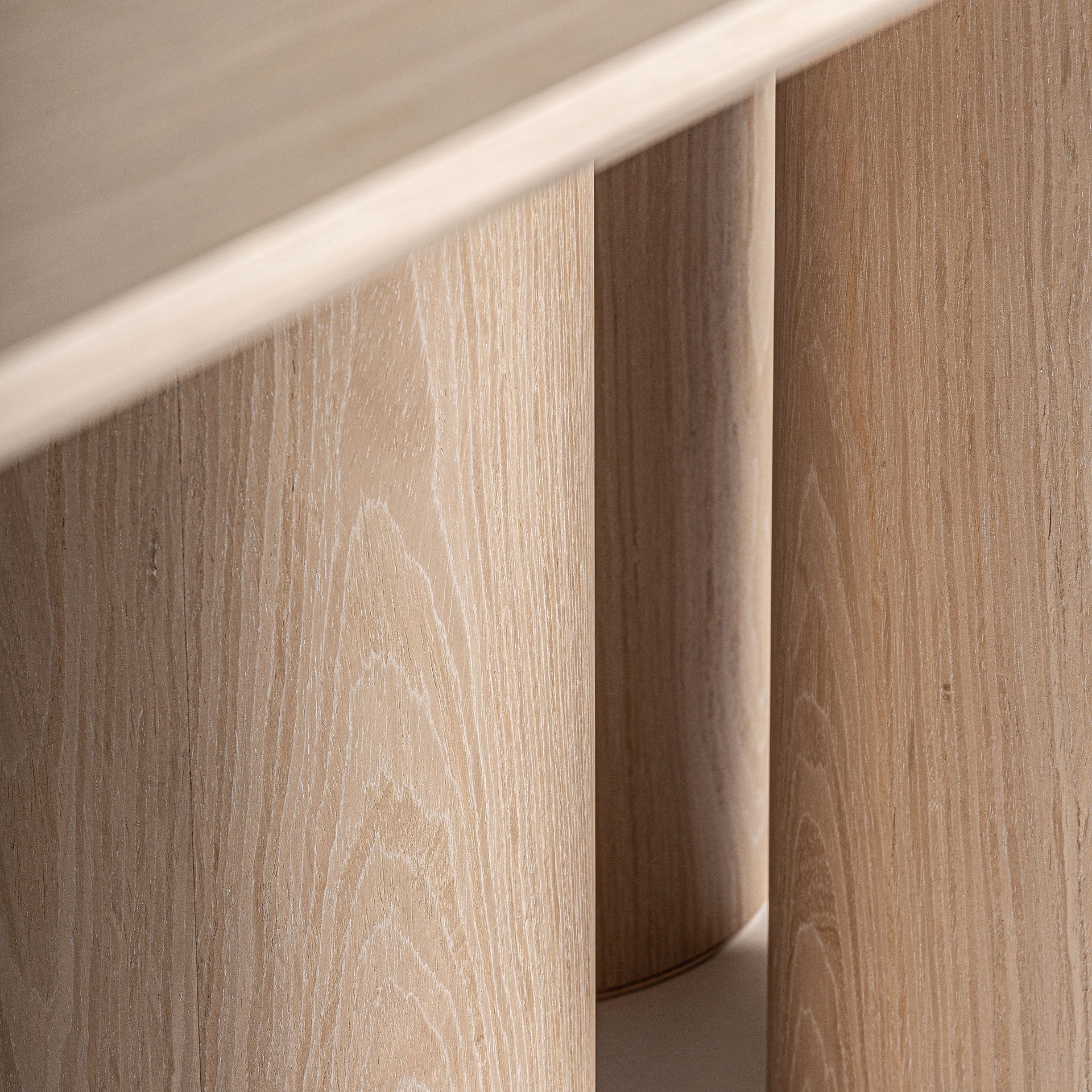 PRAYSSAC Oak Veneer Table