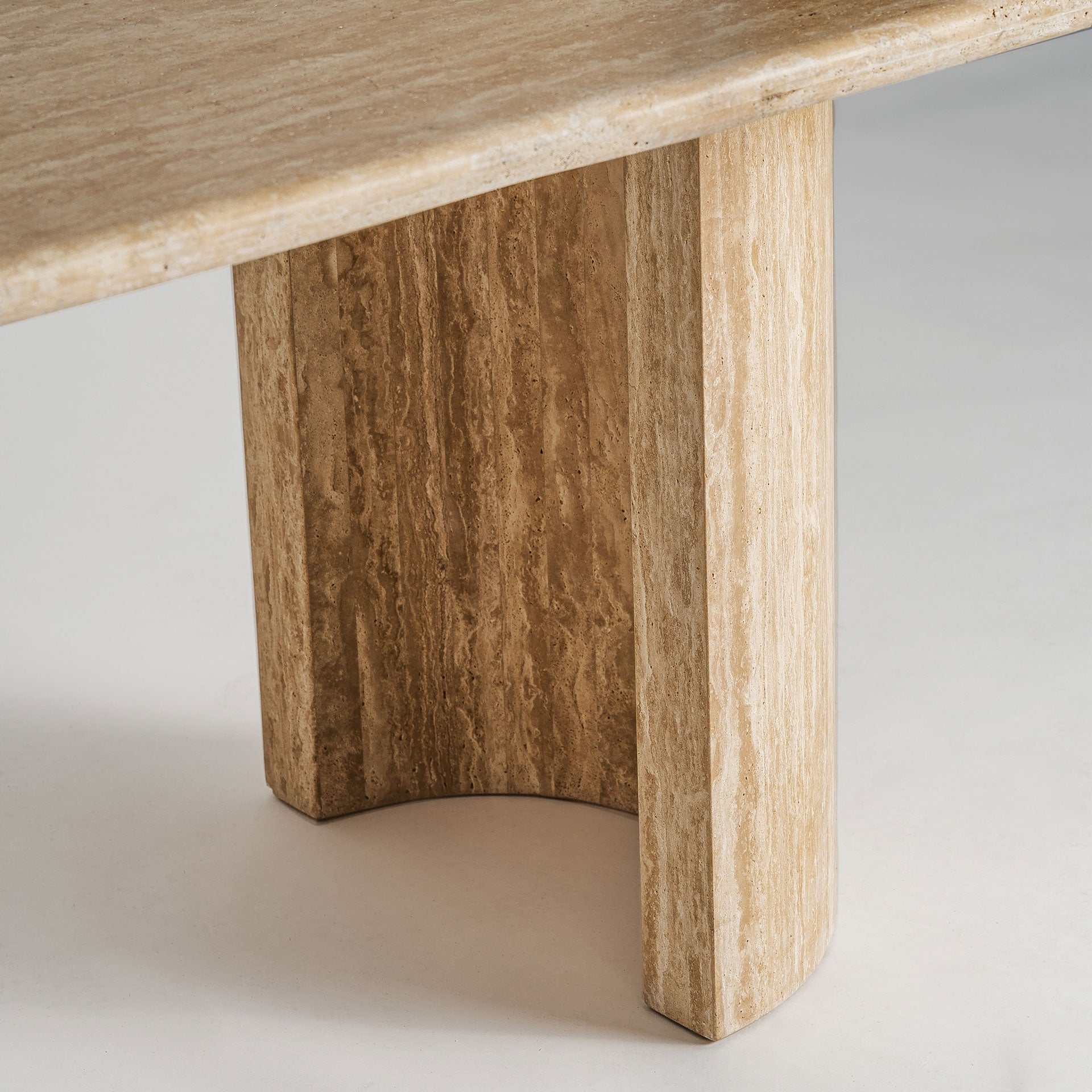 Ovale tafel THIENNES beige travertin