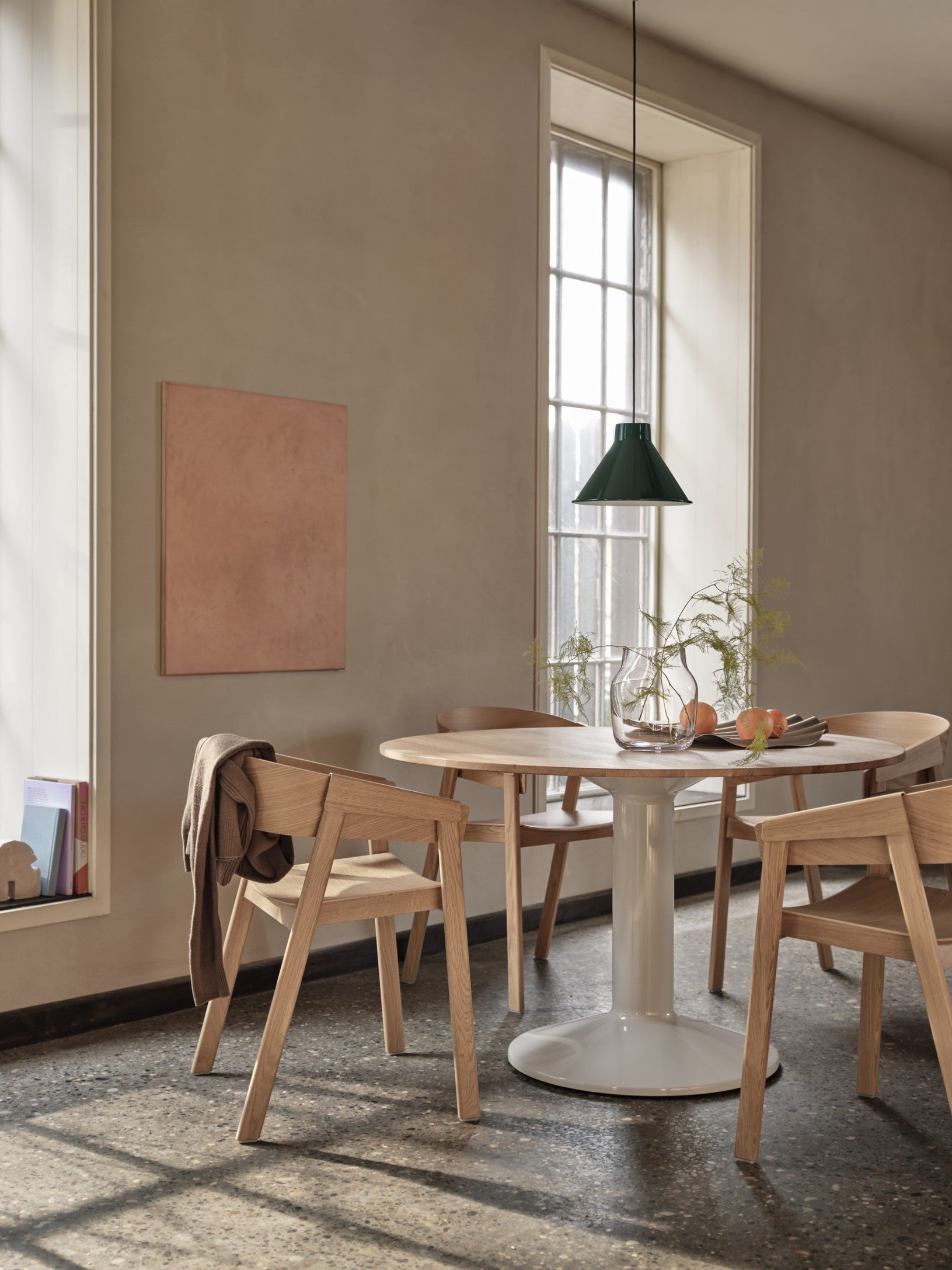 Ronde tafel MIDST geolied eiken met grijze basis