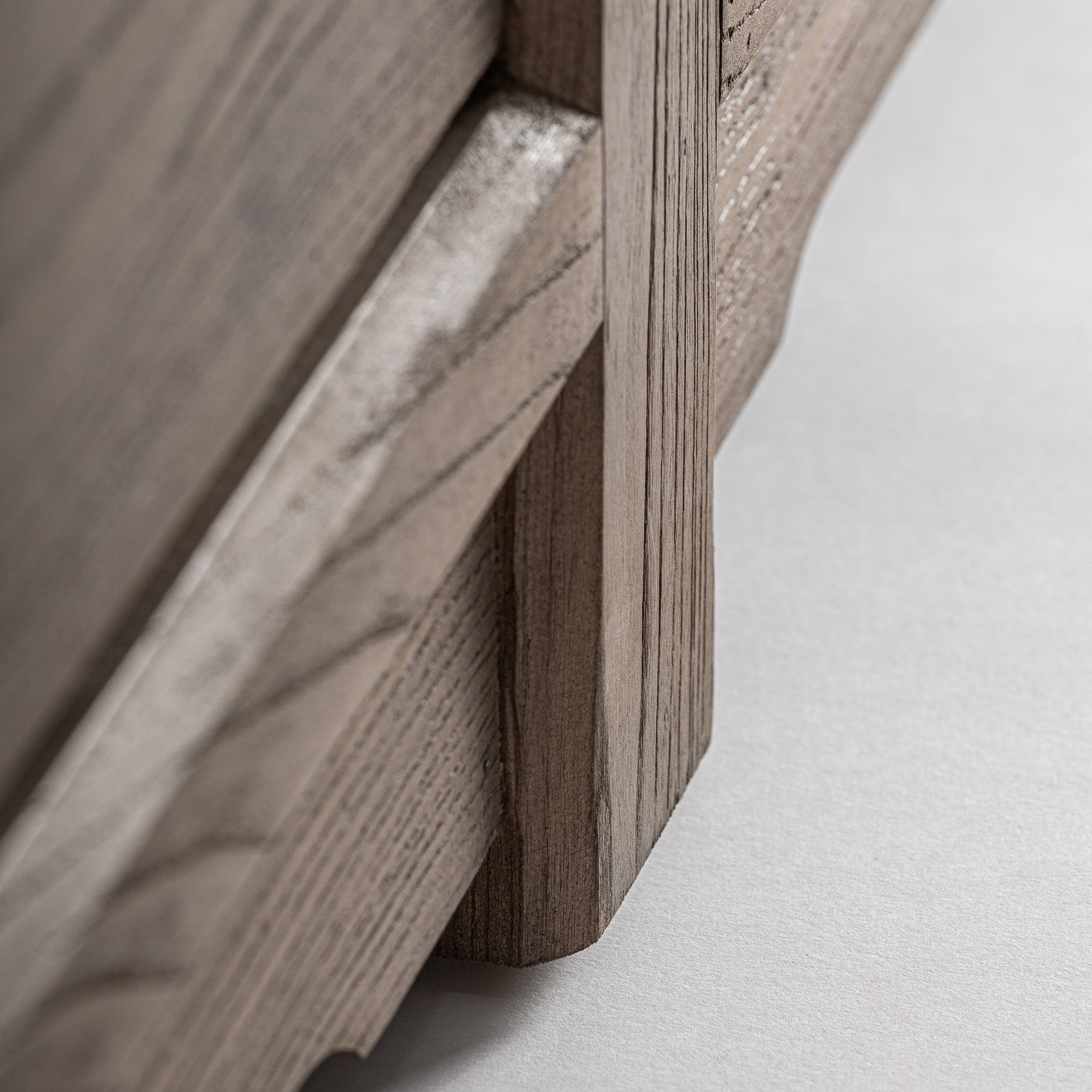 UNTZA TV-meubel van gerecycled grenenhout