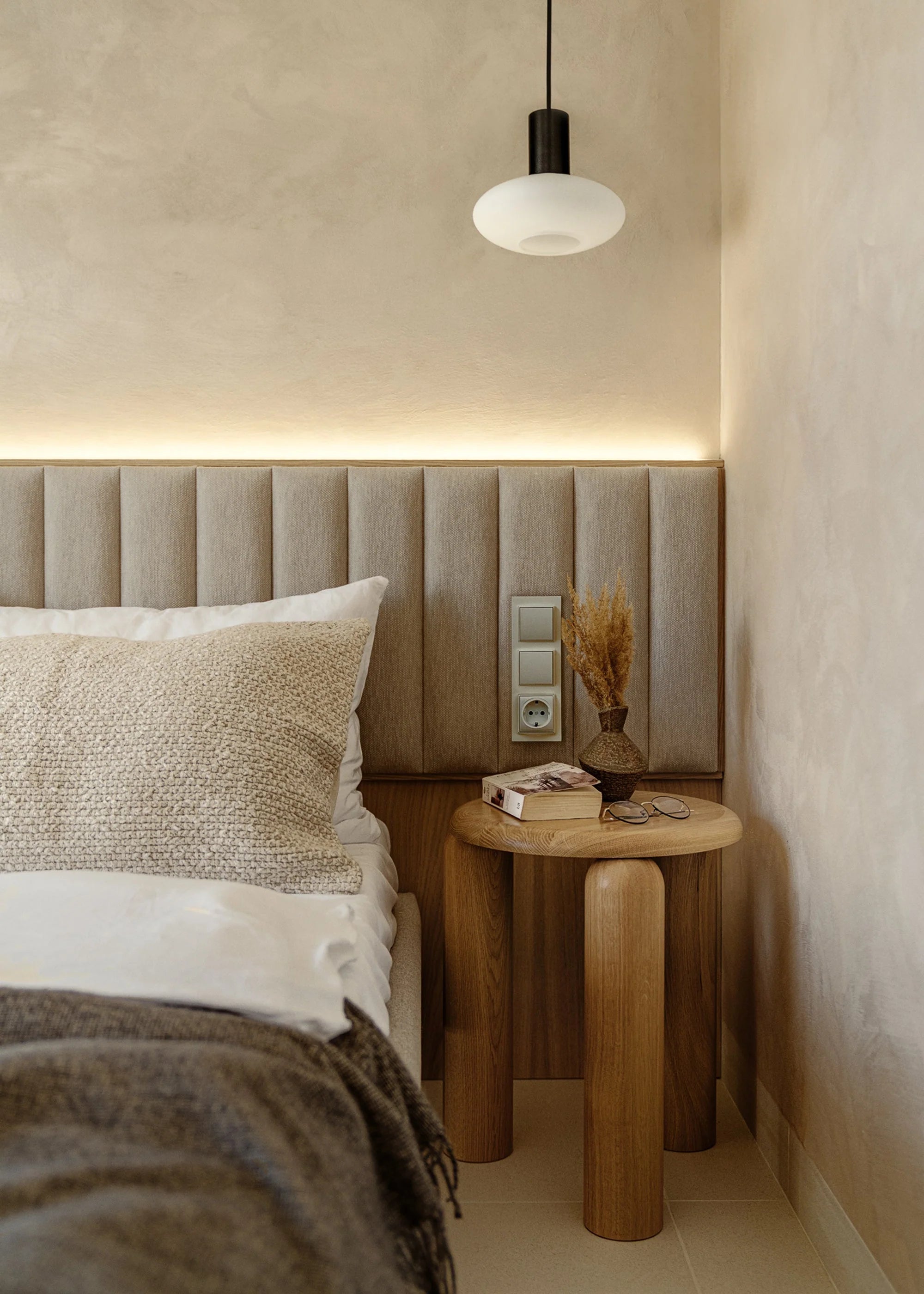 NEO Side Table Oak Wood