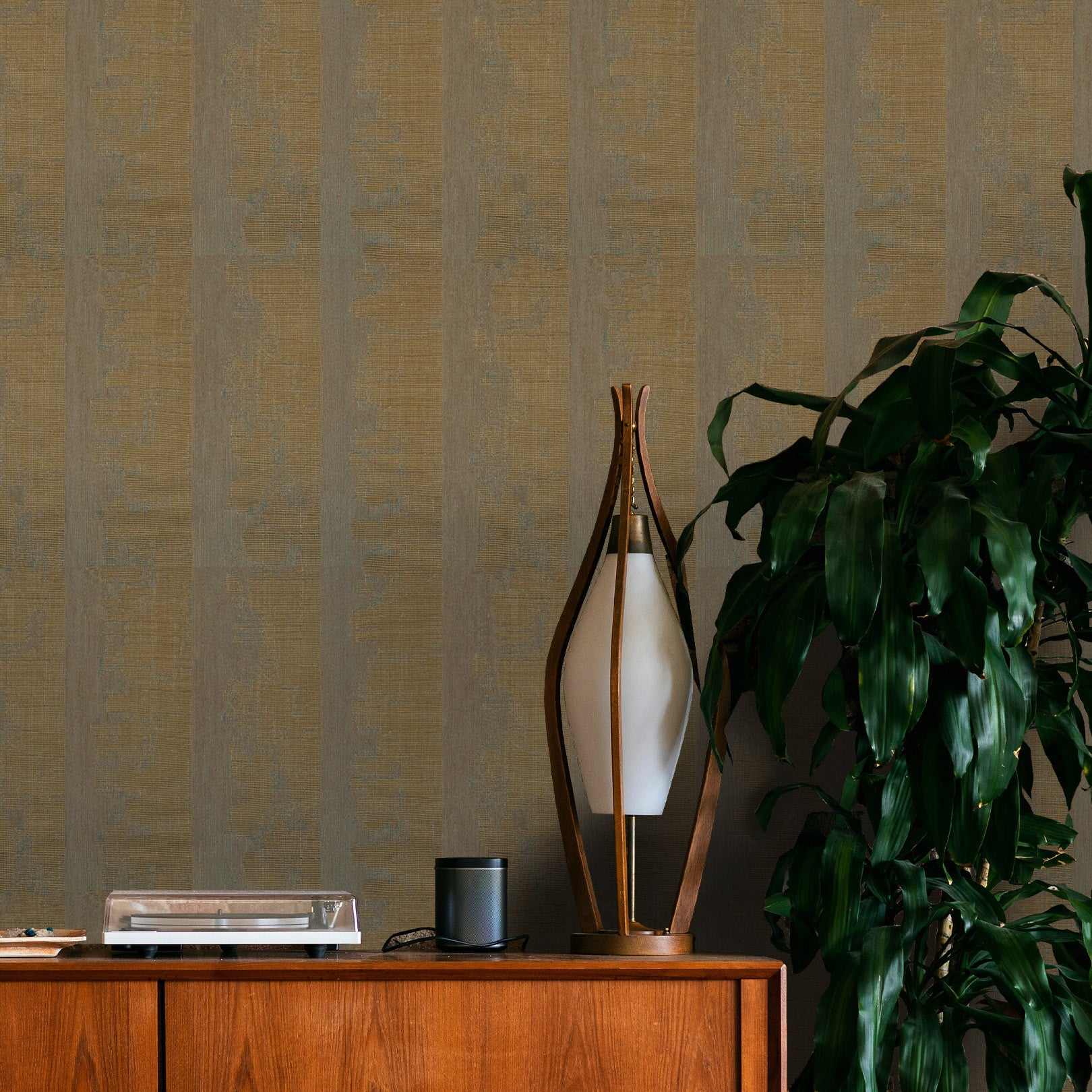 Strukturtapete mit metallischen Reflexen NÉRIKOMI - VERT DE GRIS/DORÉ gold mit grün