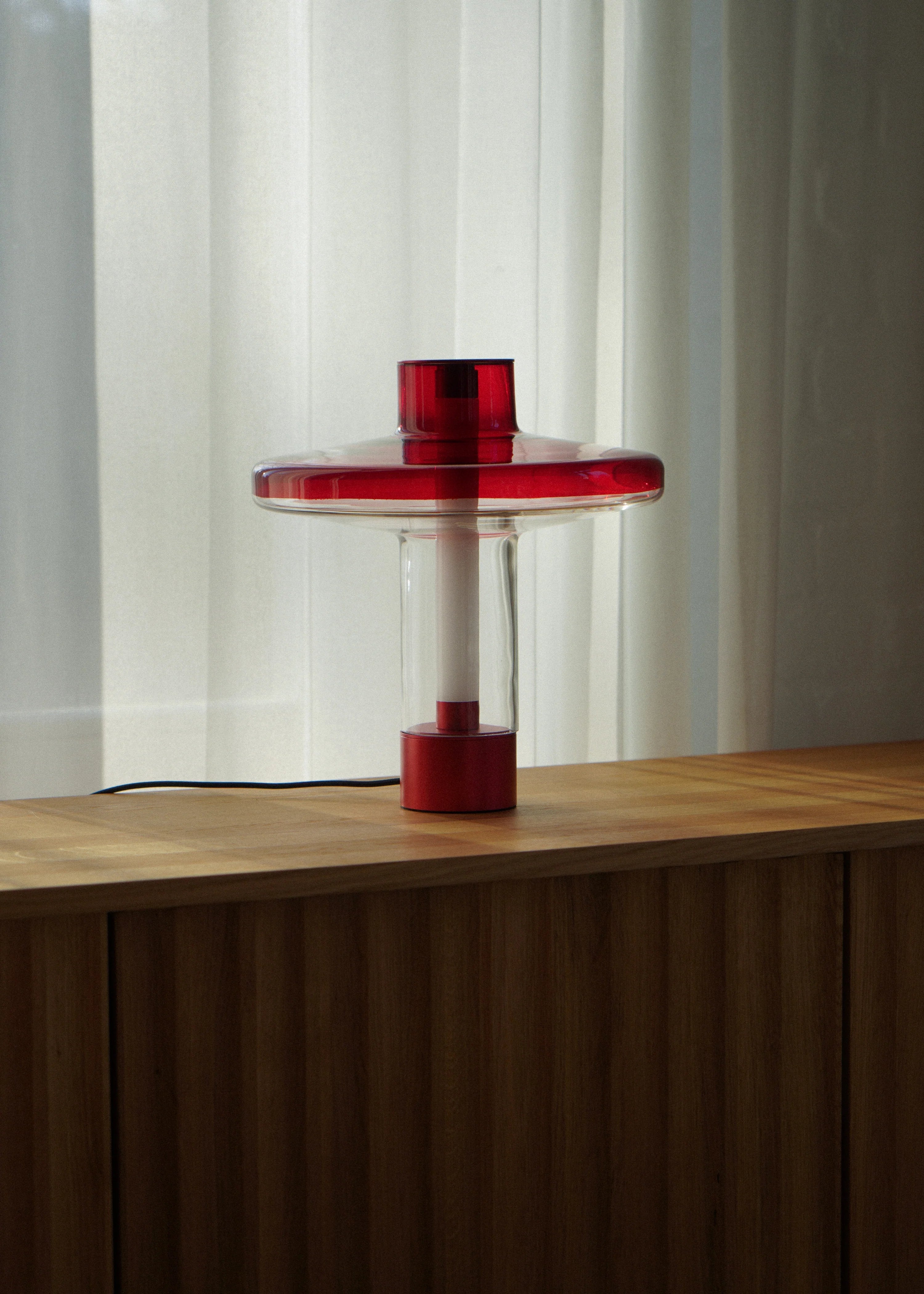 Lampa stołowa NEVO czerwony – TAMO
