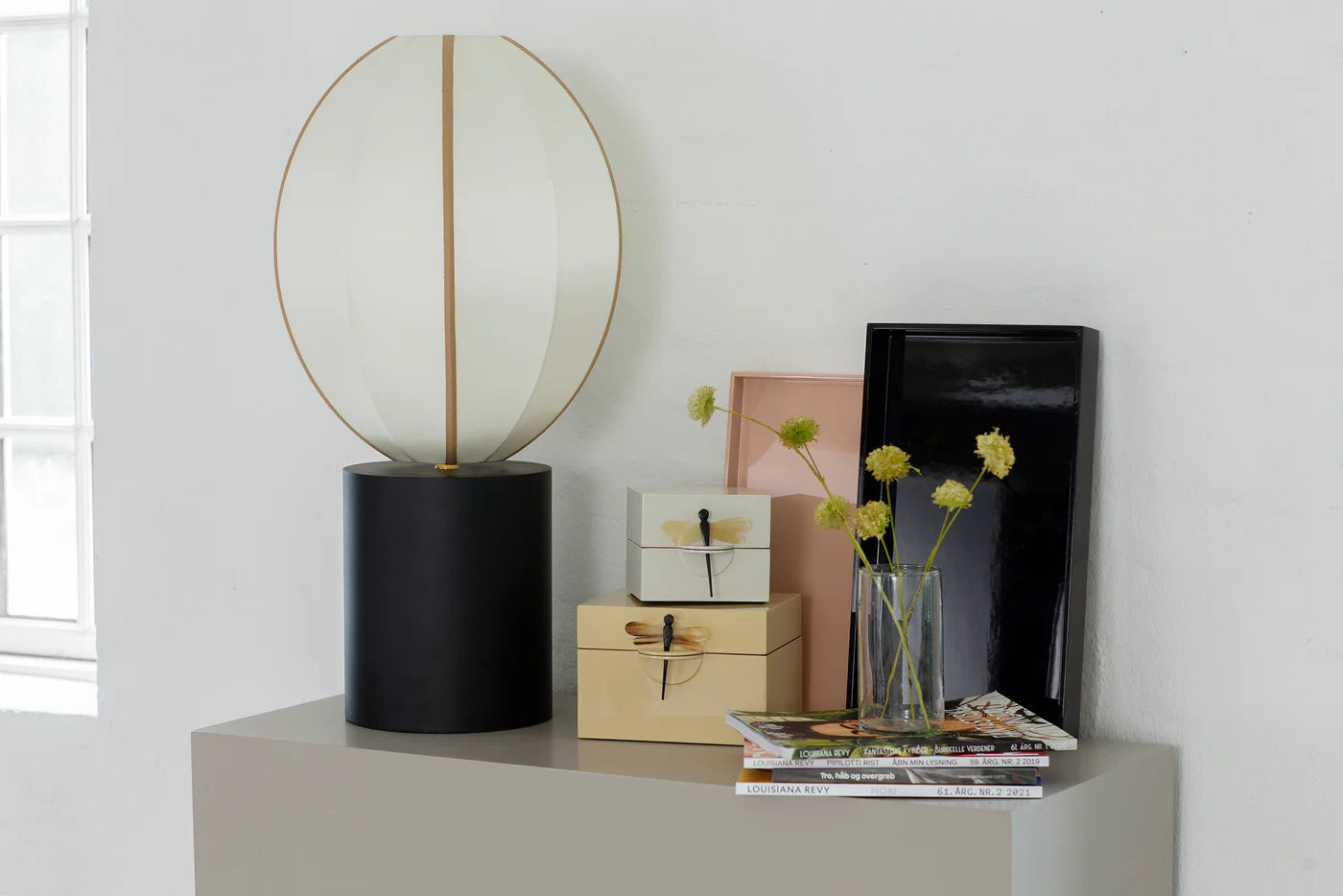 Oval lampshade broken white with amber