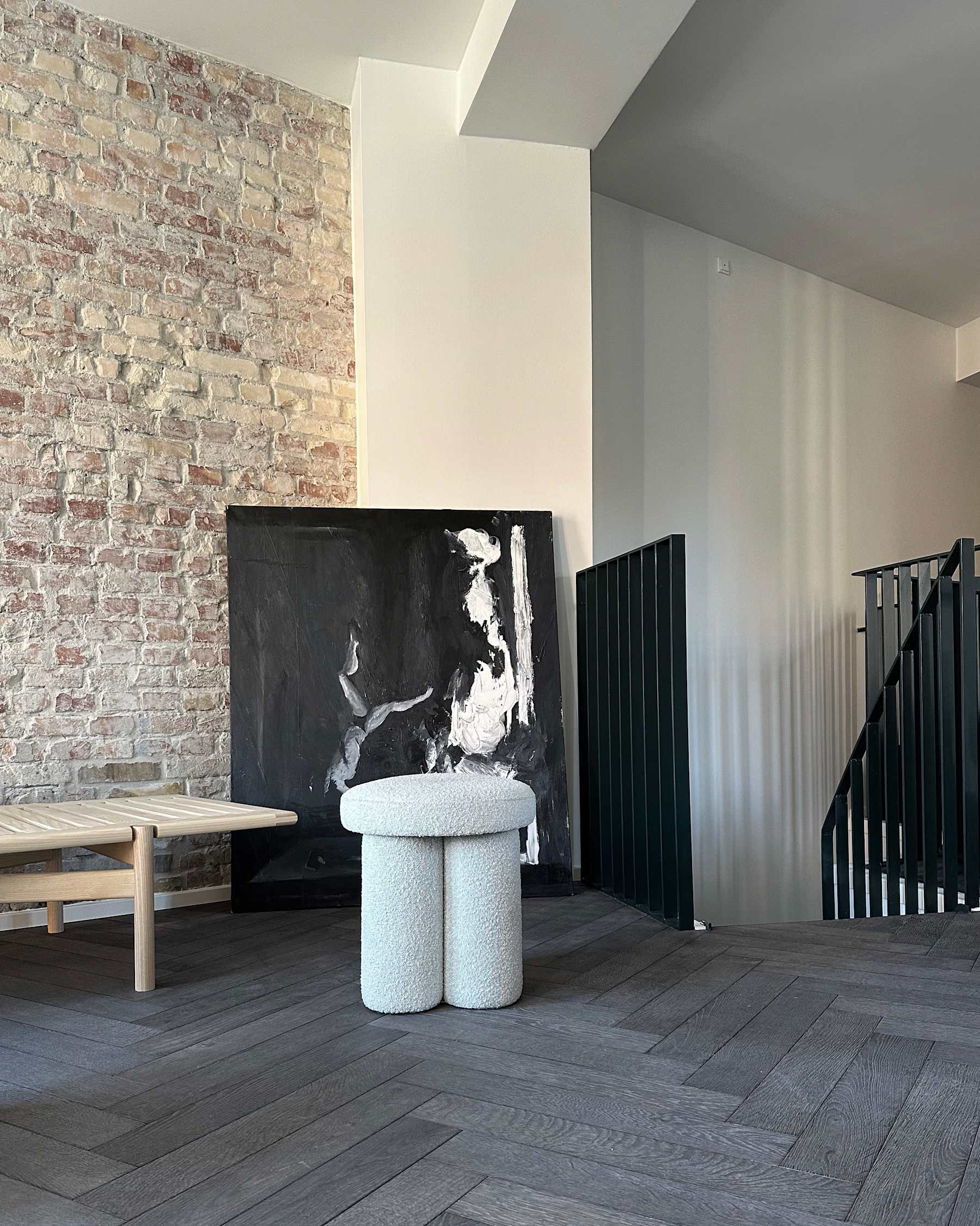 BIG FOOT stool in white bouclé