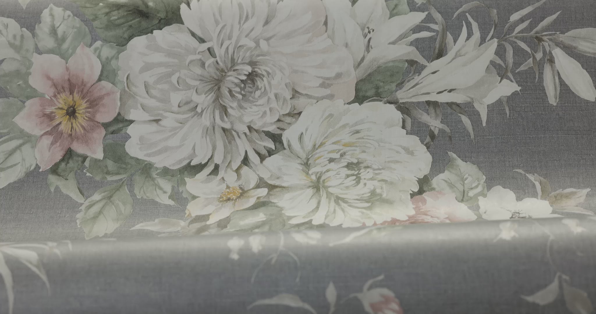 Vliesbehang met een plantaal patroon FLORAL CHARM grijs met wit en roze