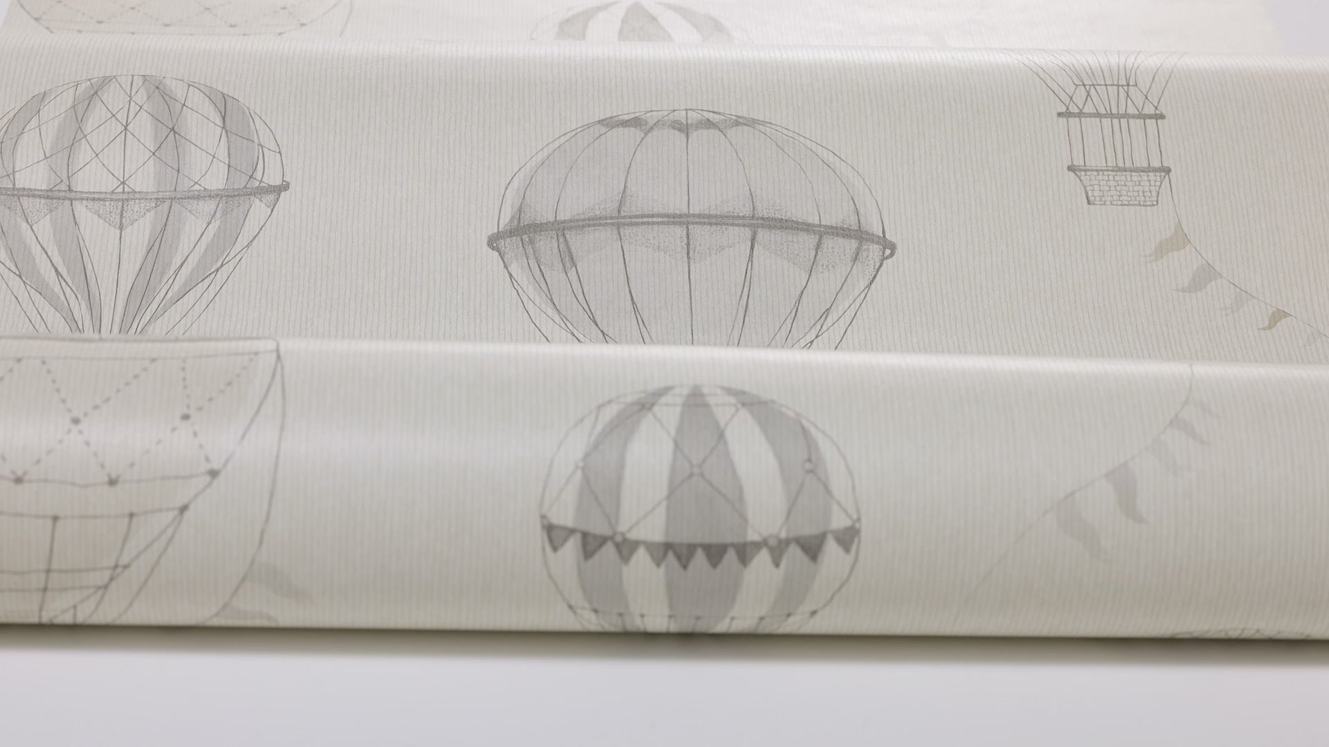 Kinder Tapete UP IN THE SKY creme mit grau
