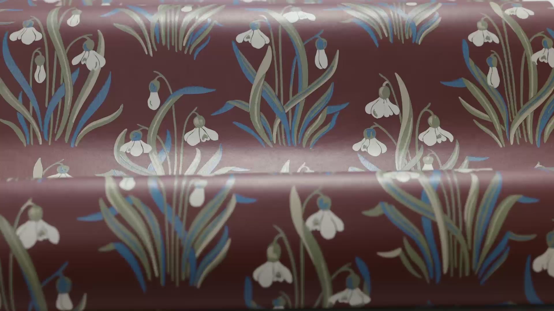 Behang met bloemenmotief SNODROPPE rood met blauw
