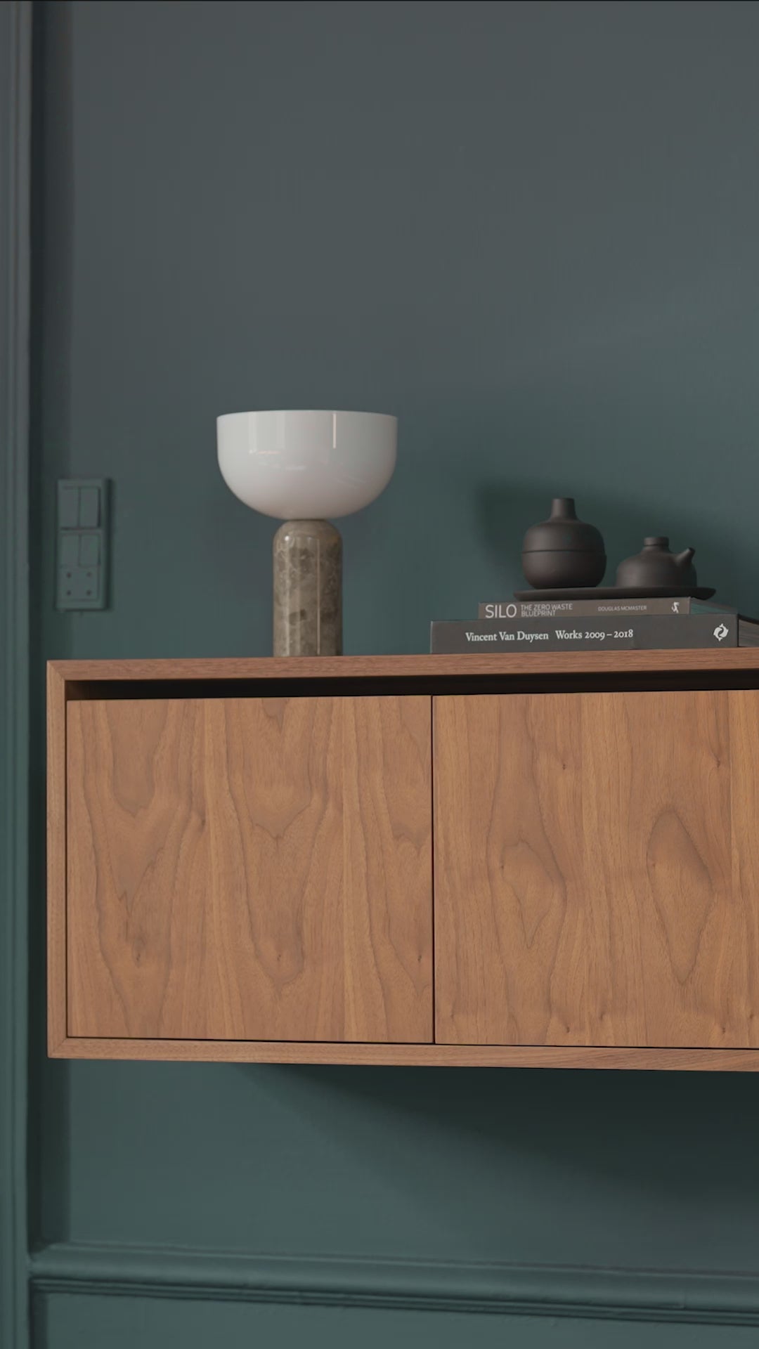 Hängeschrank mit der Tür Neue Werke Eichenfurnier