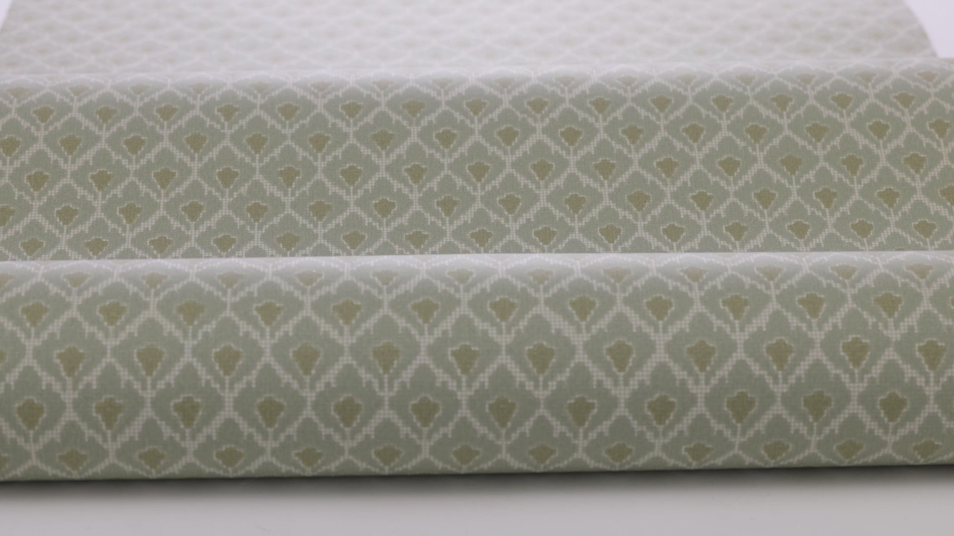 Vliesbehang van papier met geometrisch patroon SVEA groen