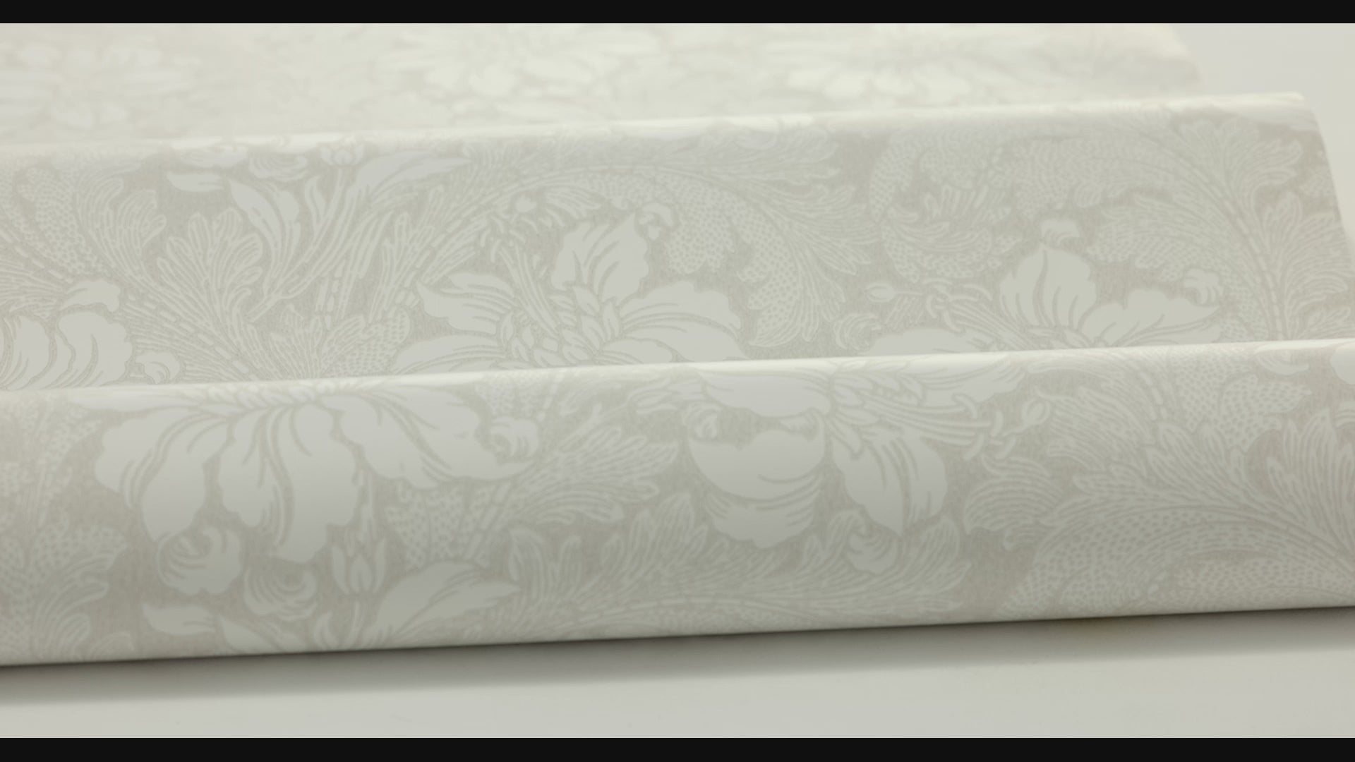 Vlies-Tapete mit pflanzlichem Muster ACANTHUS in hellgrün