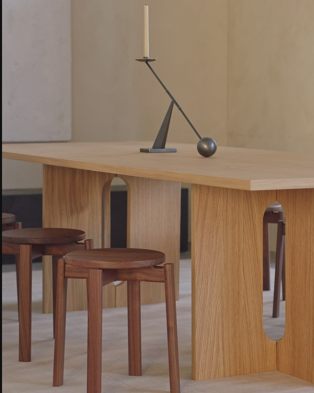 INTERCONNECT black candlestick