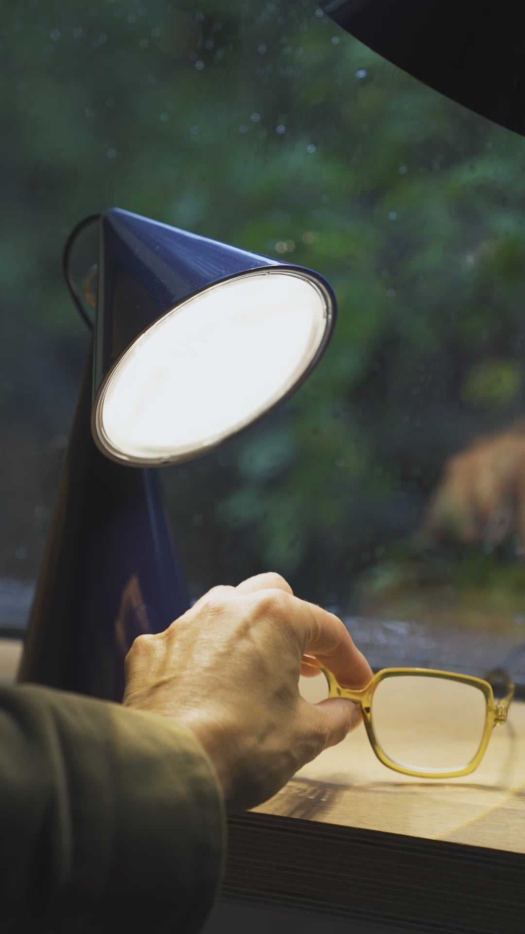 Portable table lamp POSE gray