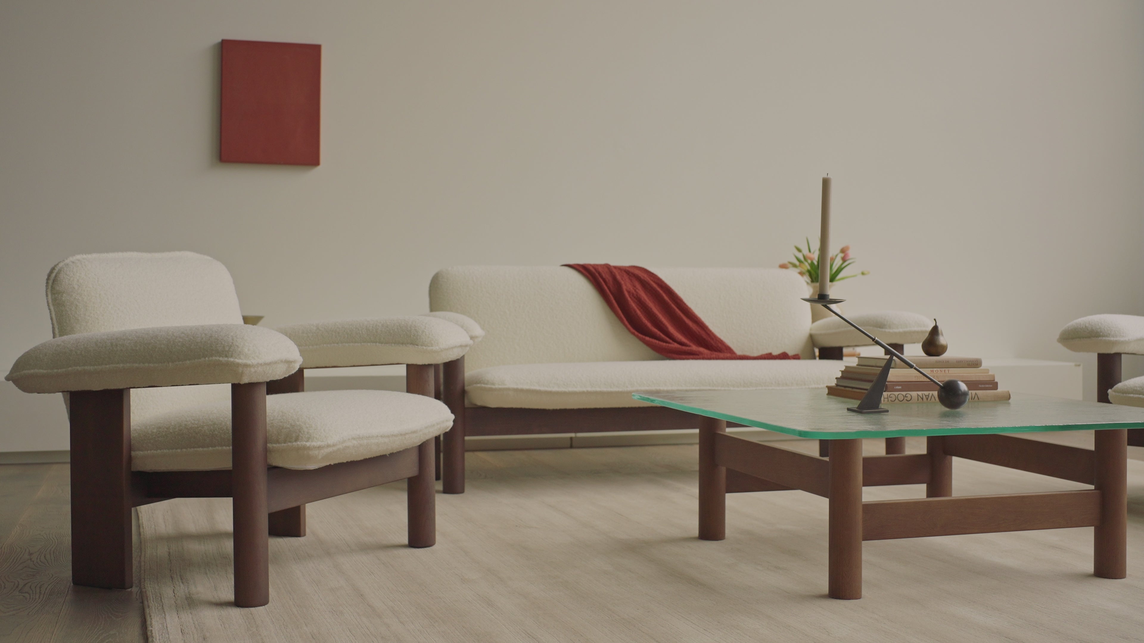 Sessel BRASILIA creme mit Nussbaumfuß