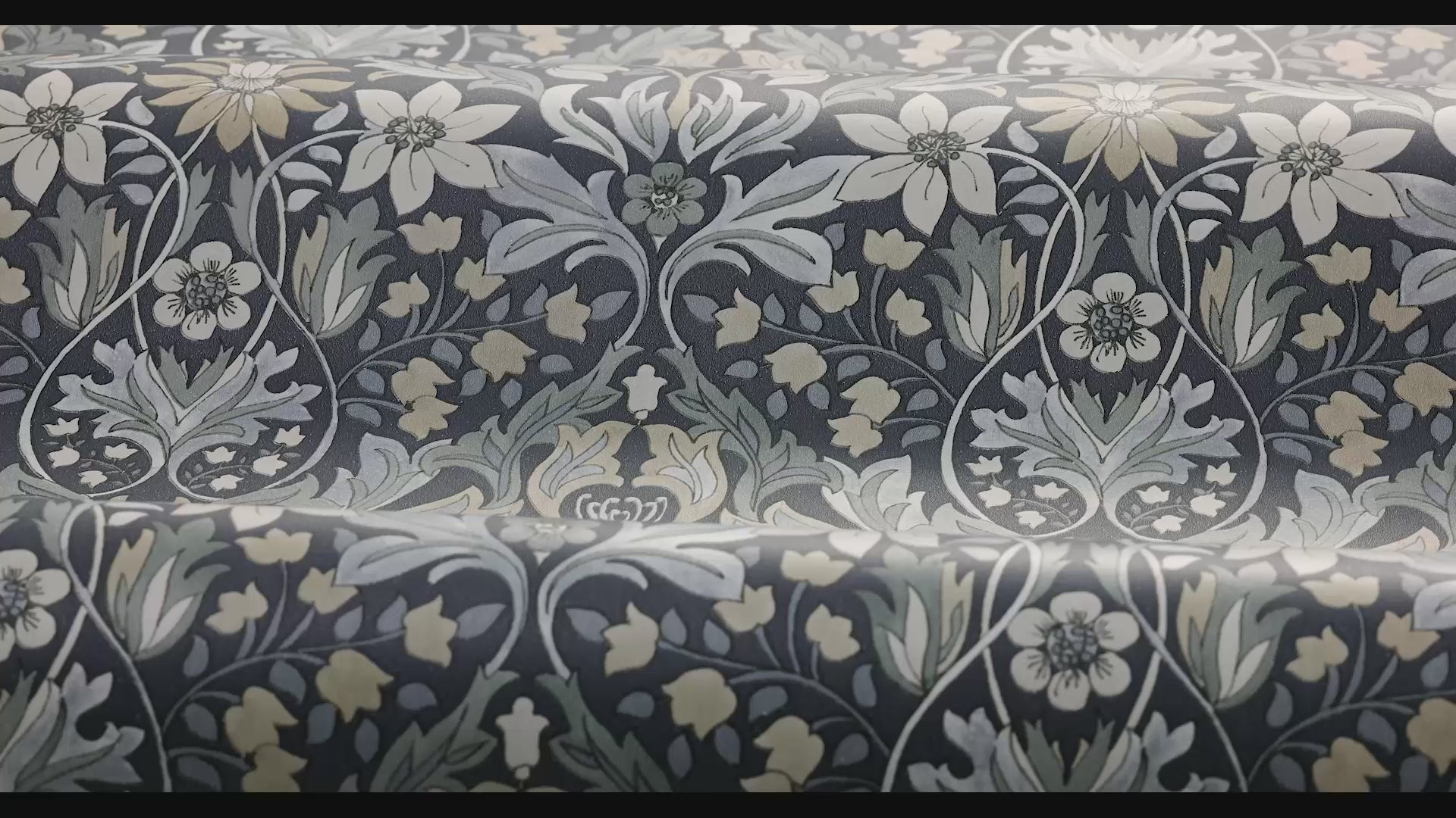 Blauwe BLOMSTERFRÖJD behang met plantenmotief groen