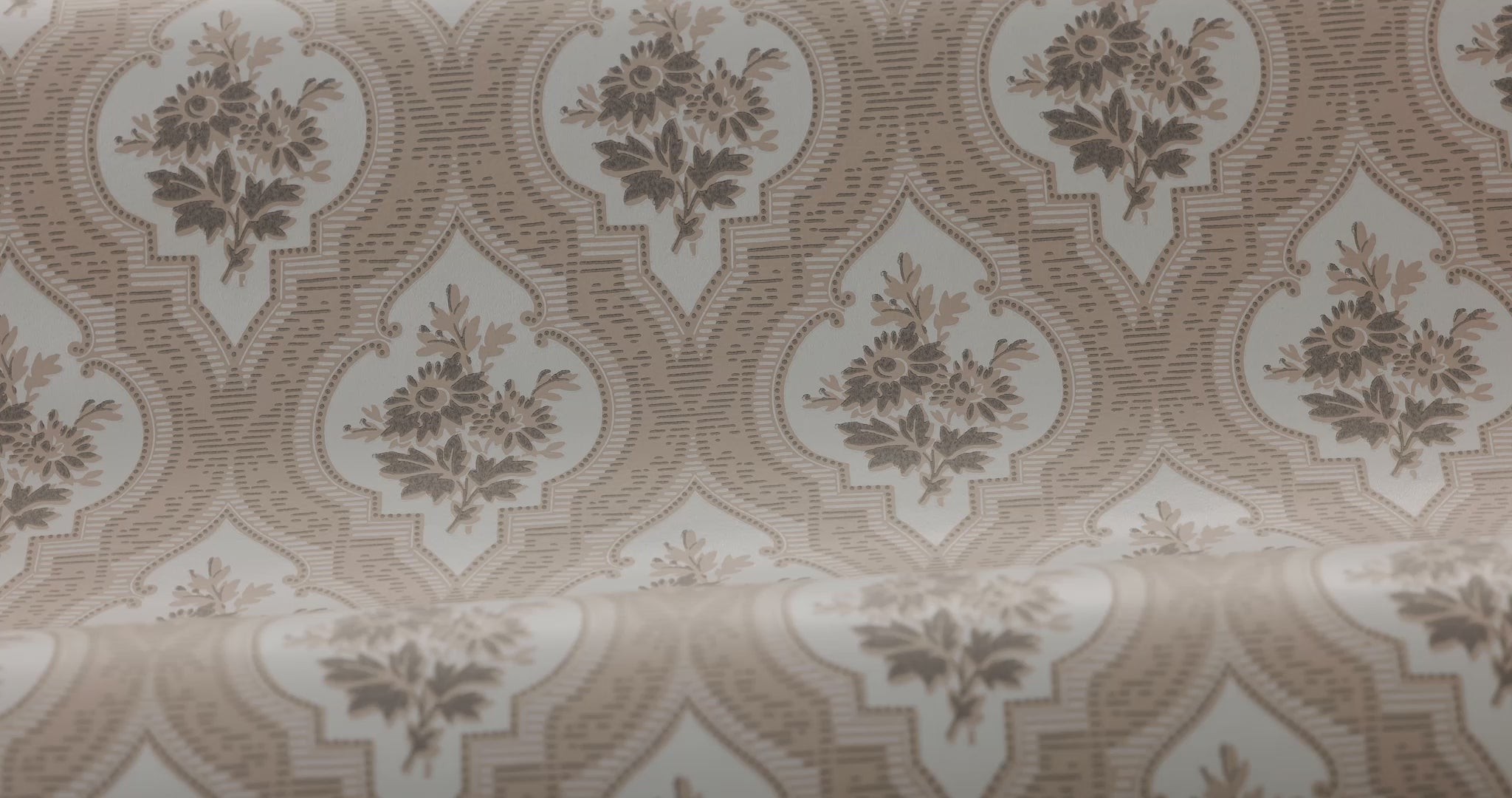 Behang met plantaardig medaillonpatroon ETERNAL FLOWER roze