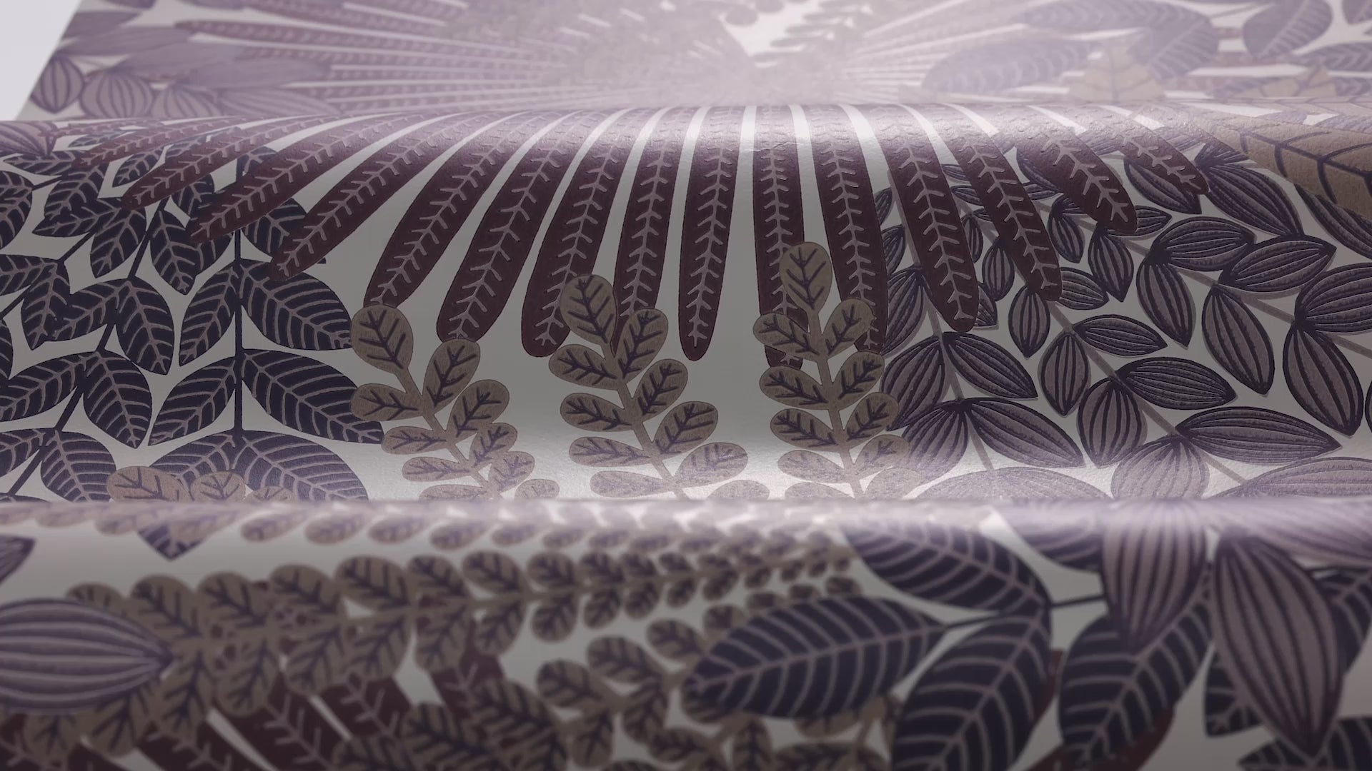 VELVET LEAVES paarse wanddecoratie met een plantenmotief in beige