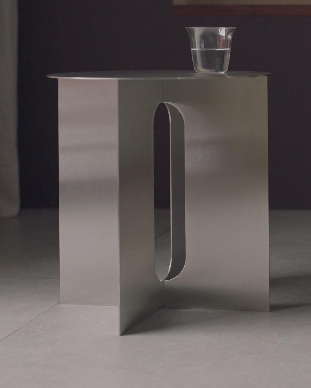 Beistelltisch ANDROGYNE aus Stahl