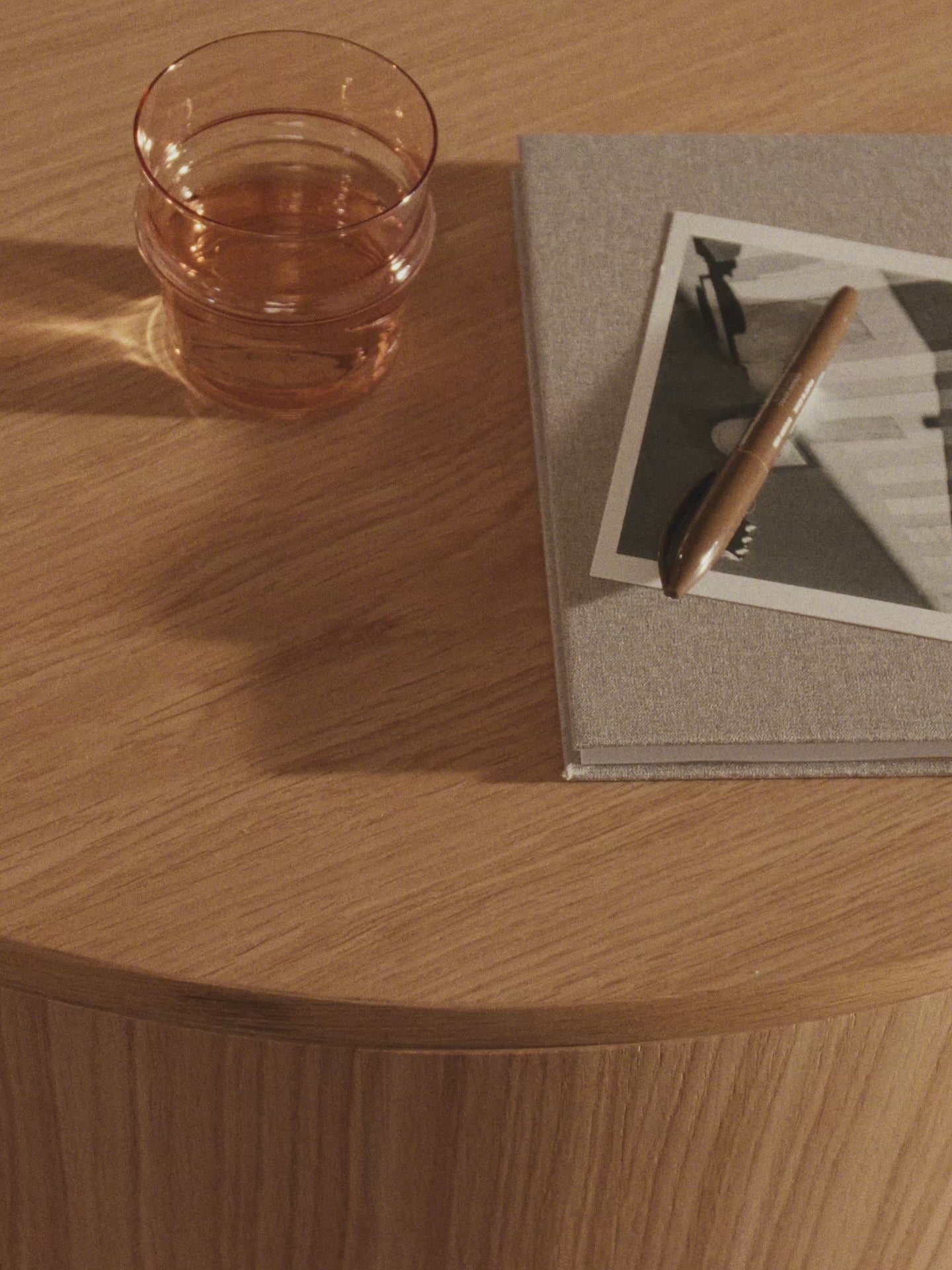 OLLES tafel gelakt eikenfineer