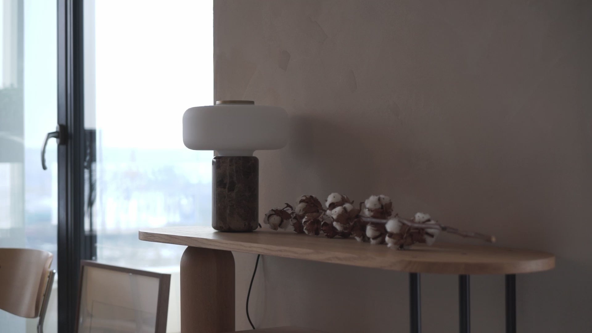 Lampa stołowa FONTE brązowy marmur