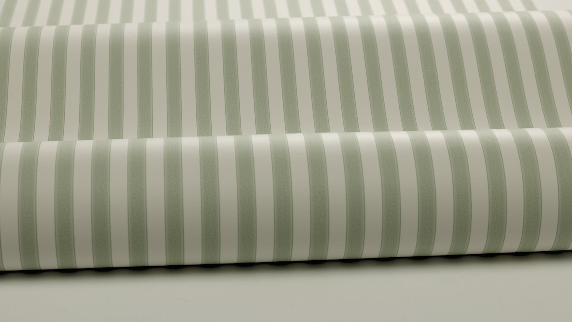 Behang met streepmotief MÖLLE STRIPE groen met beige