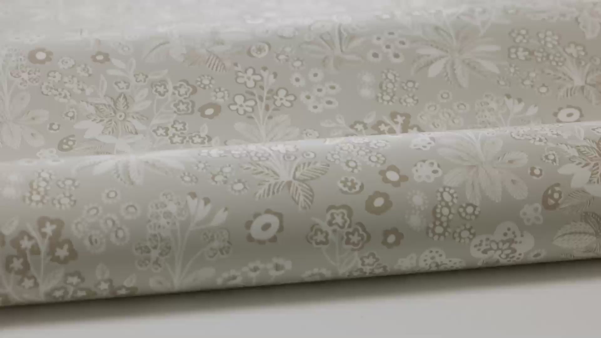 Beige floral pattern wallpaper TUVA with cream