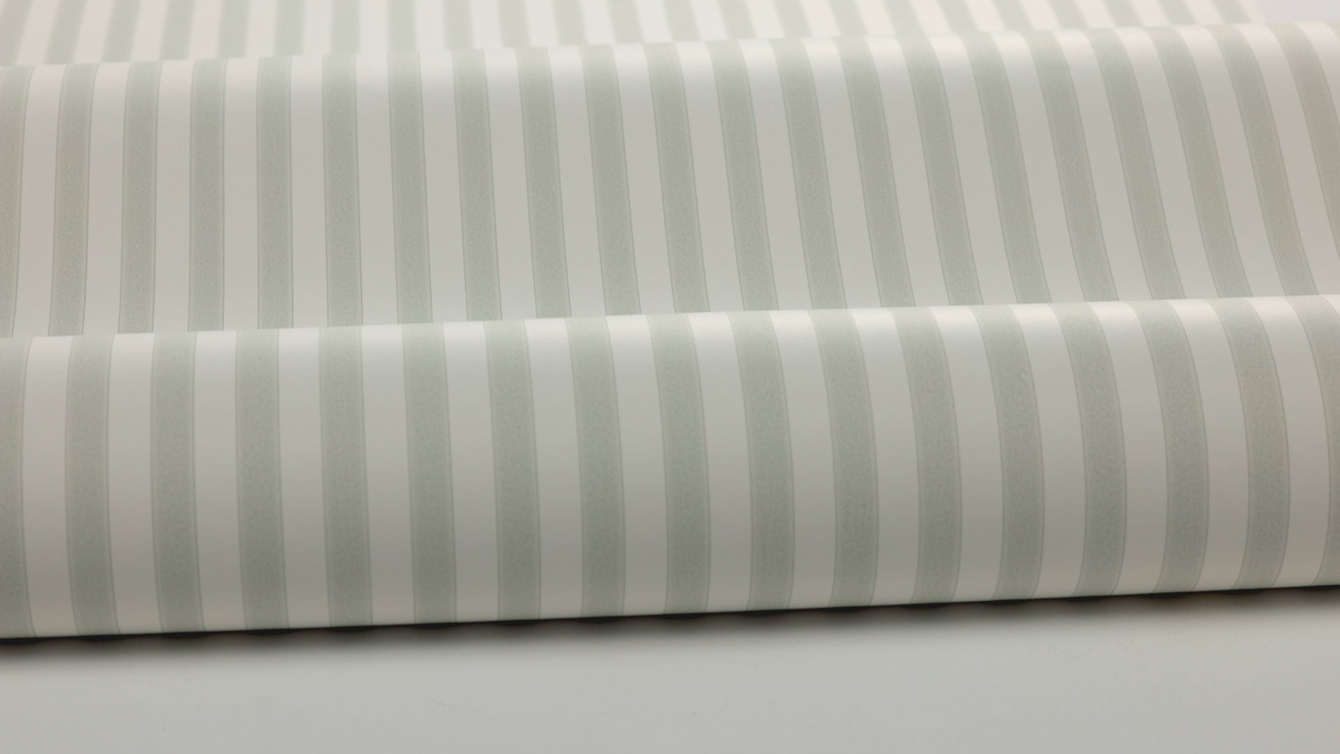 Behang met streepmotief MÖLLE STRIPE grijs met beige